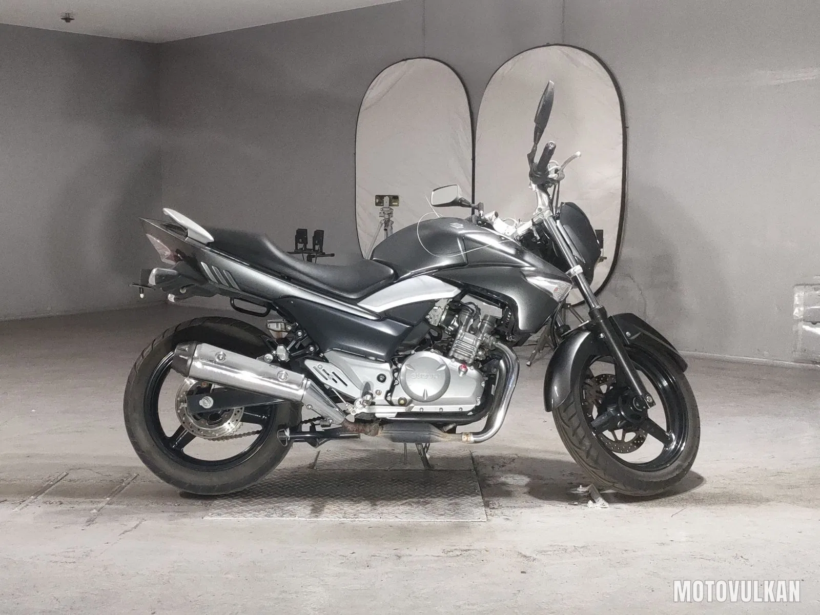 Suzuki GSR250
