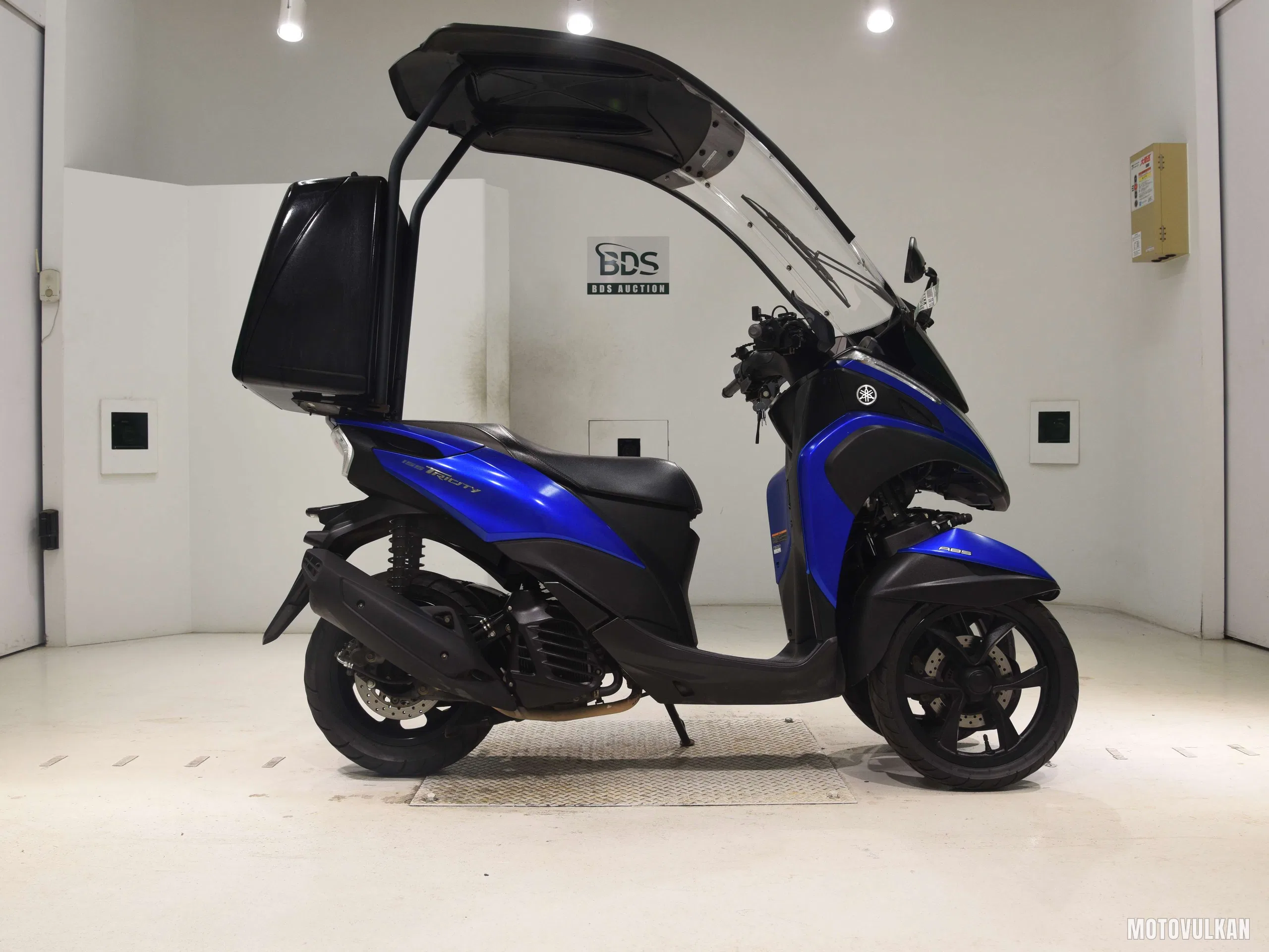 Yamaha Tricity 155A Roof