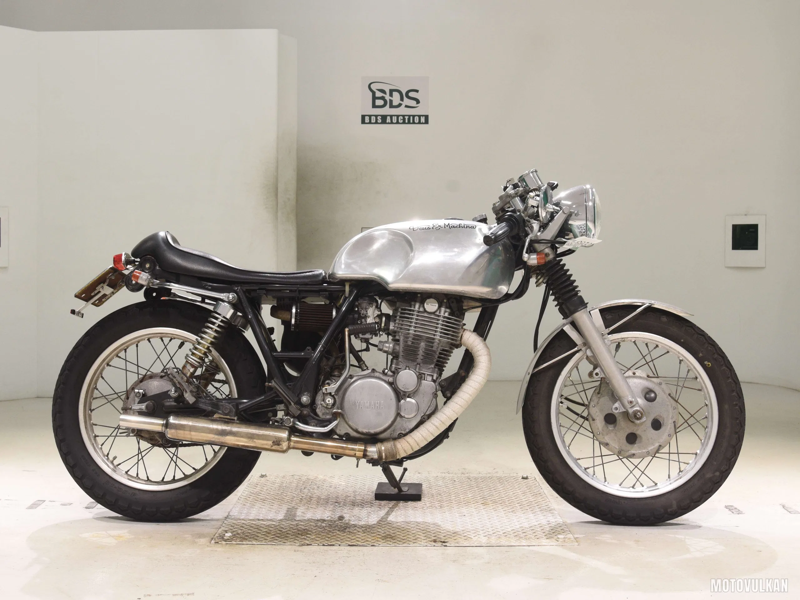 Yamaha SR400-2
