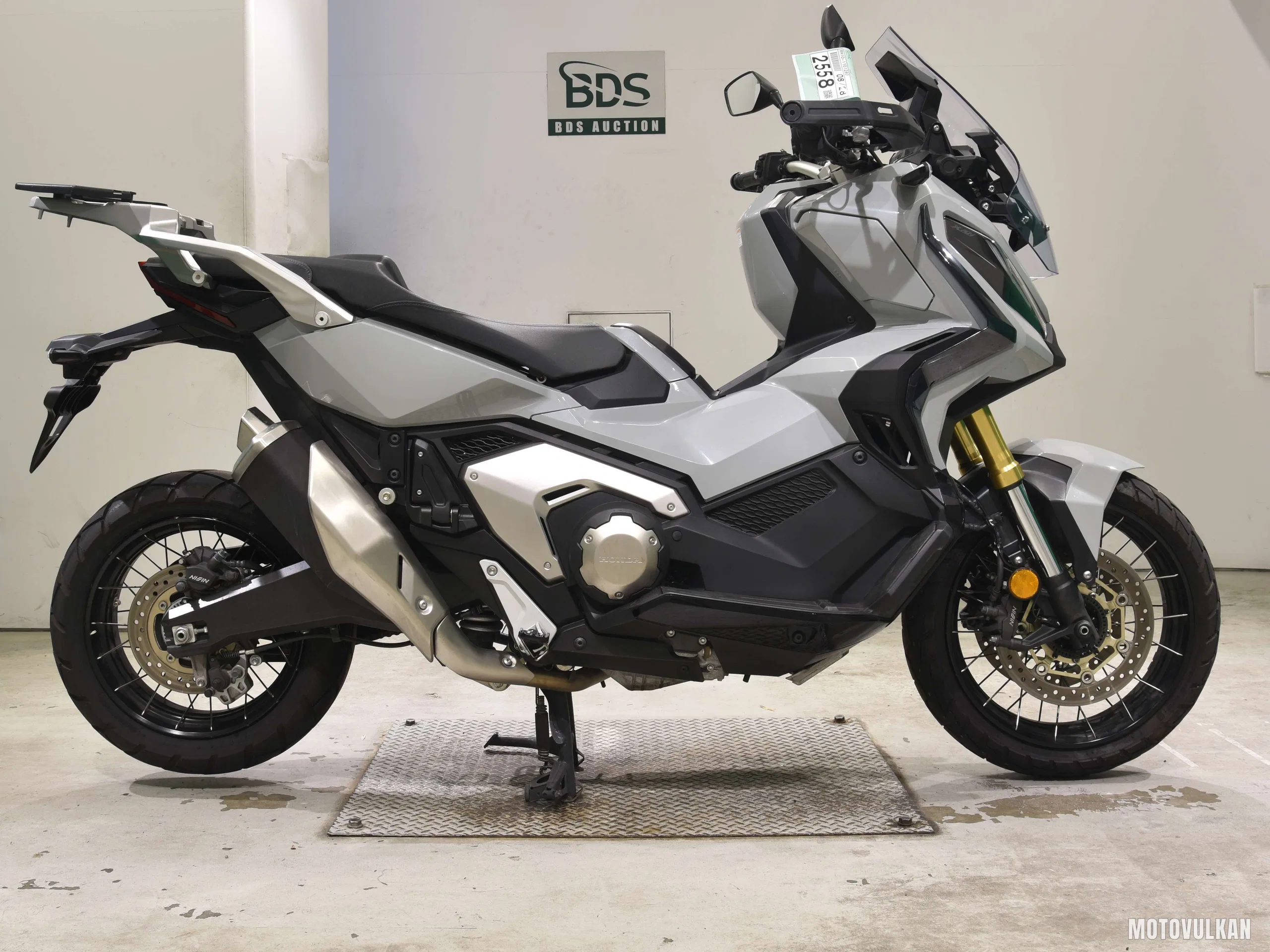 Honda X-ADV750-2