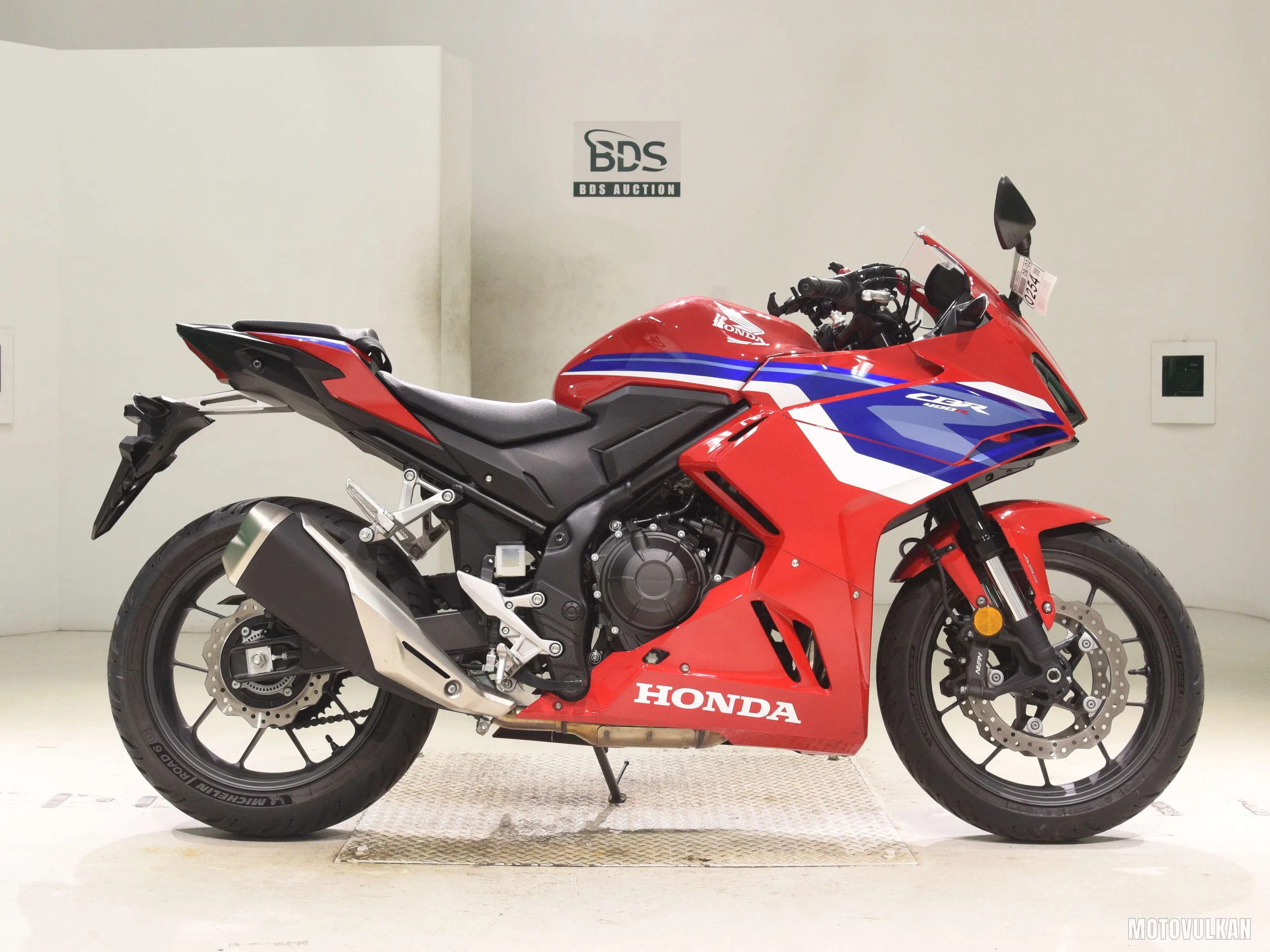 Honda CBR400R-3