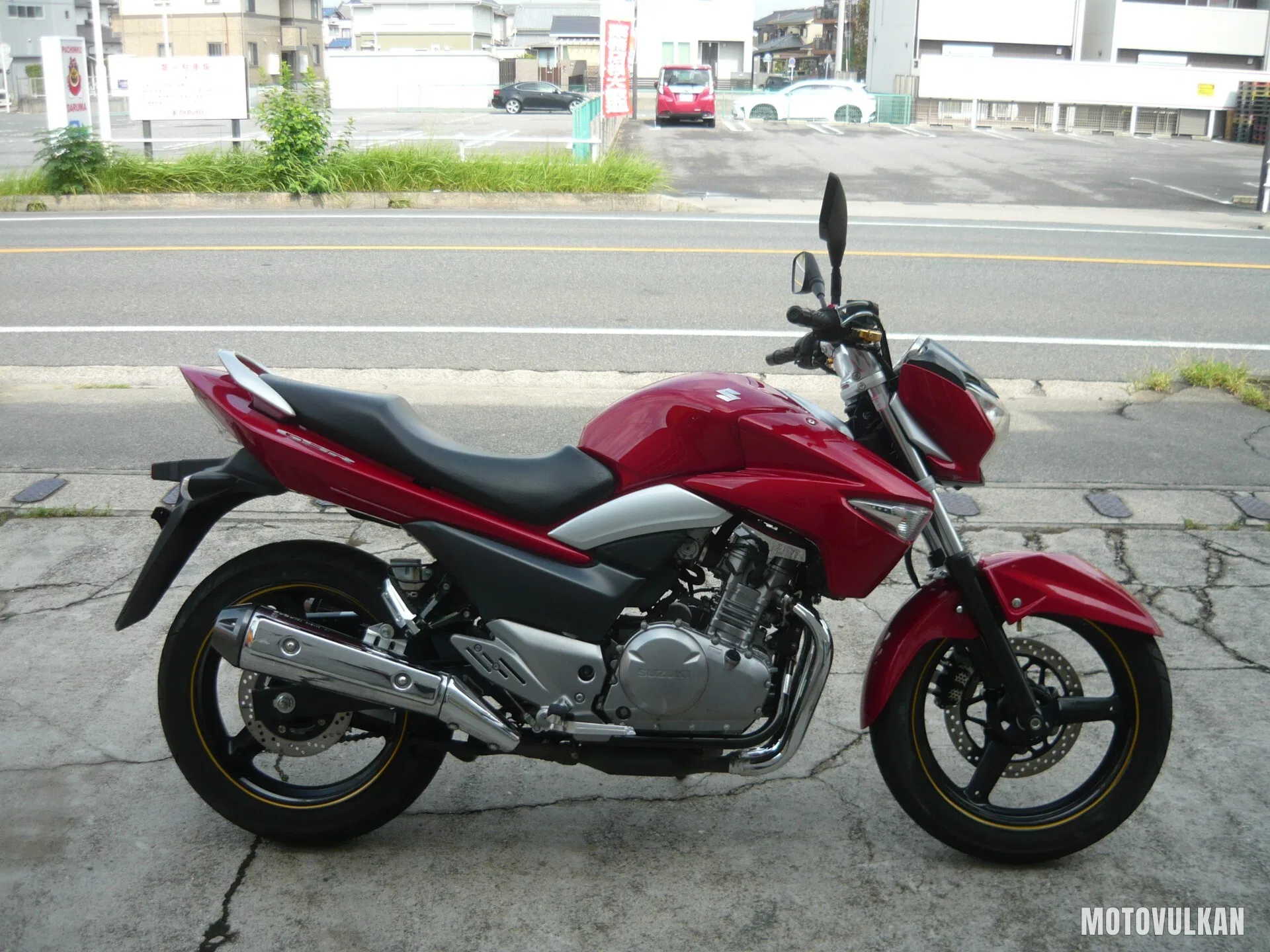 Suzuki Gsr250