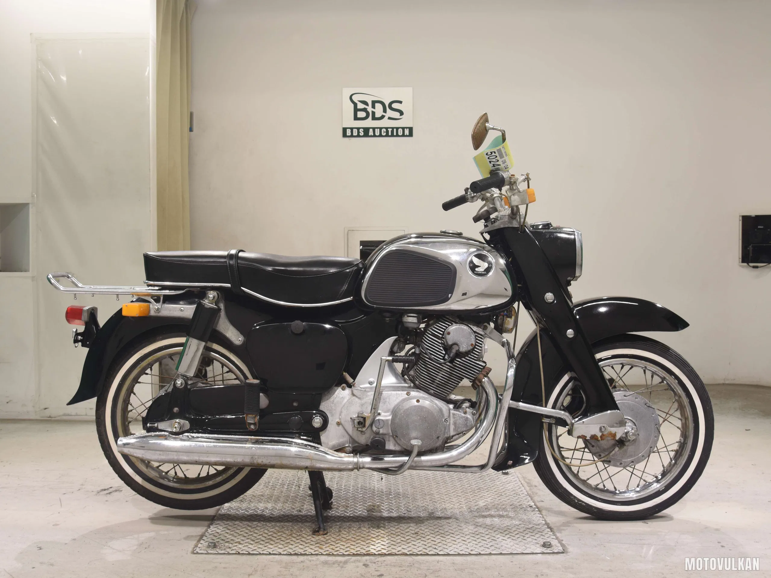Honda CA77
