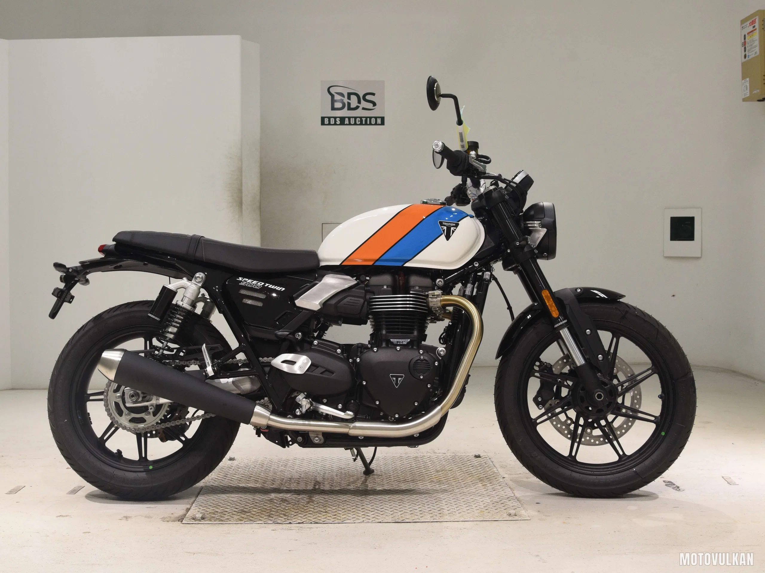  TRIUMPH SPEED Twin 900