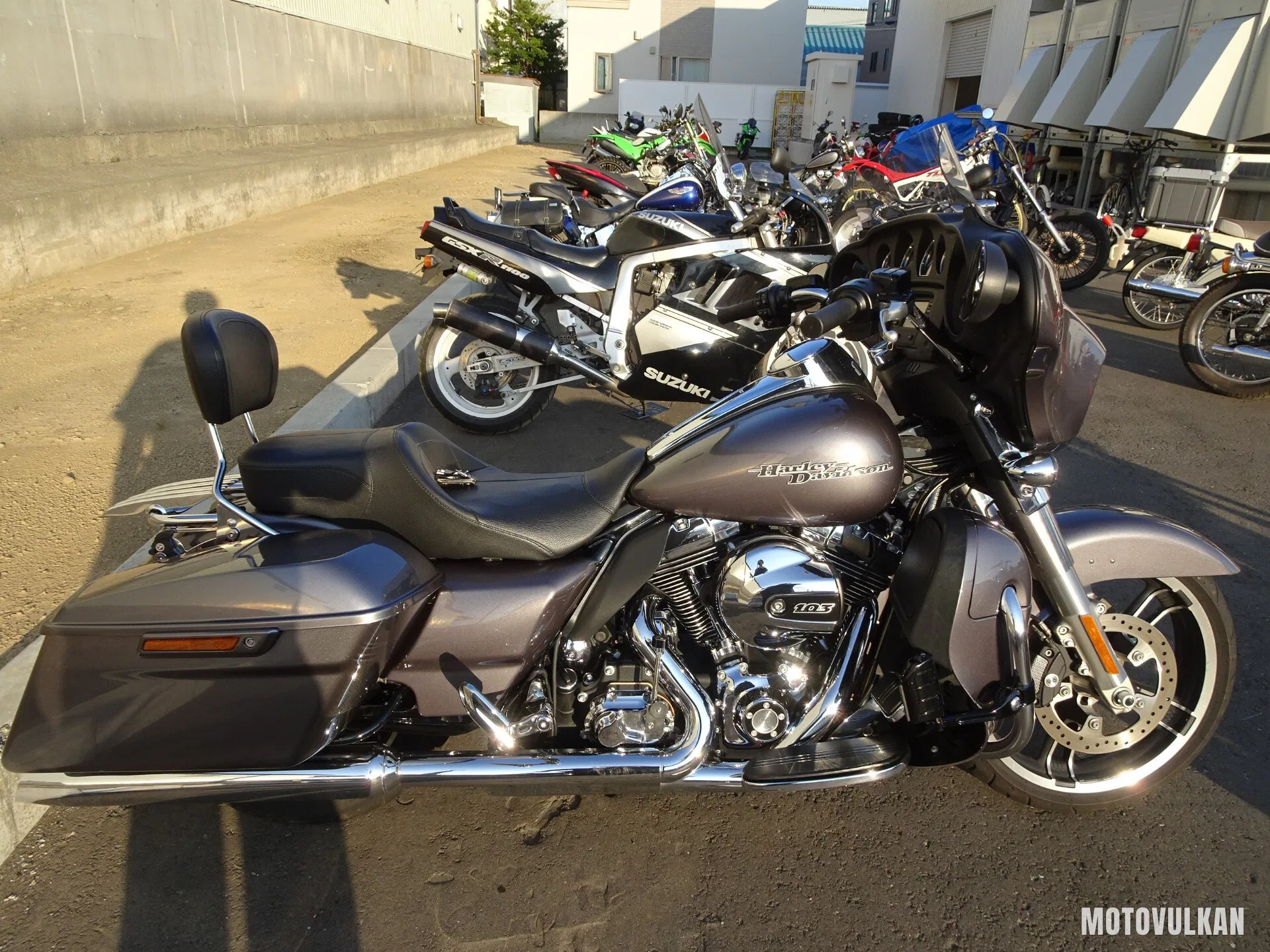 Harley Davidson Harley Davidson Flhx103