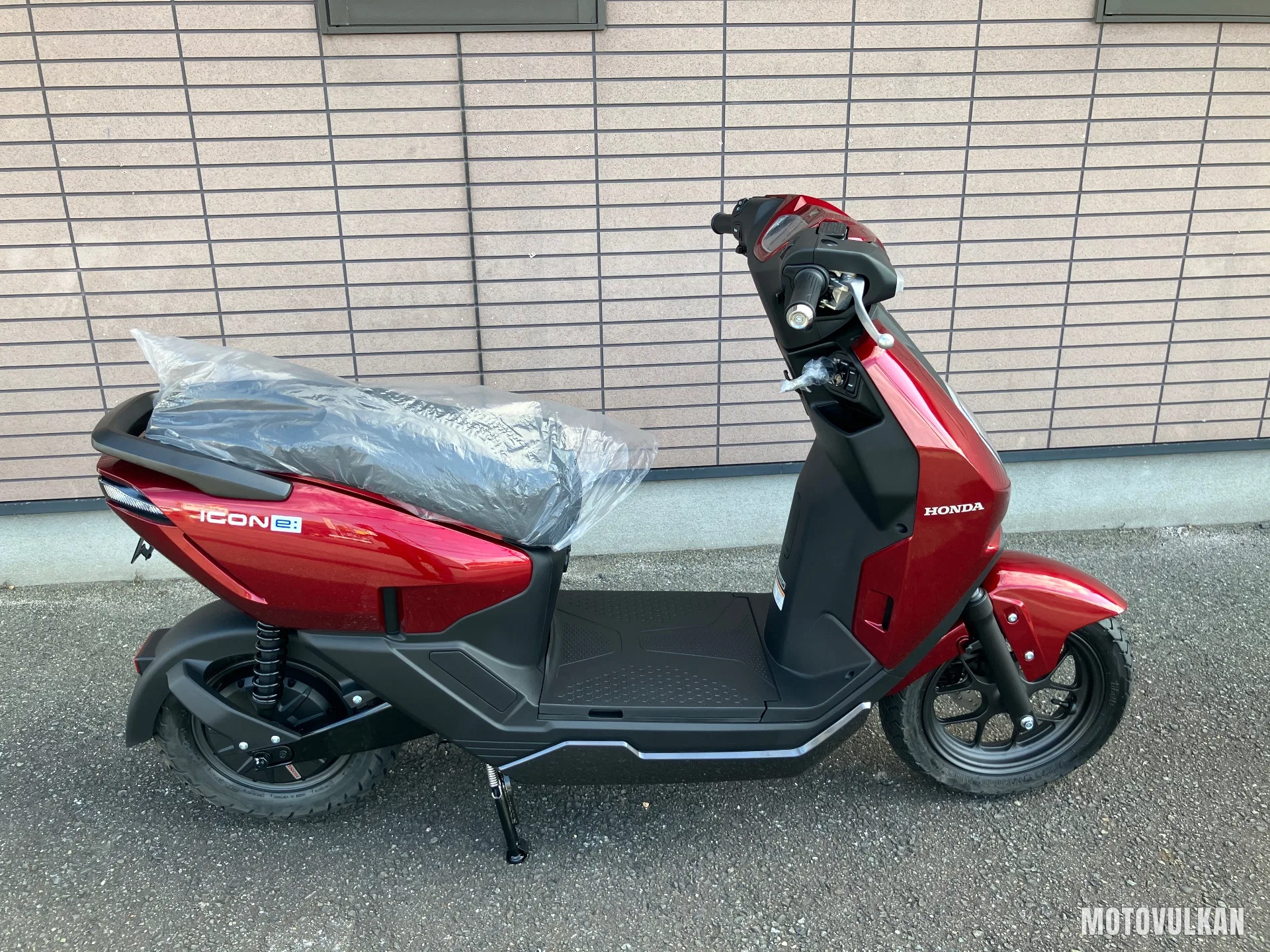 Honda Icon E: