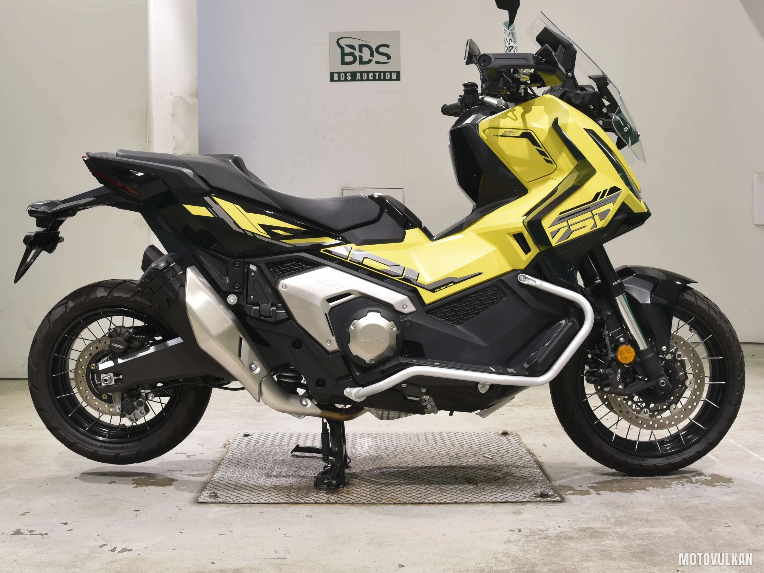 Honda X-ADV750-2