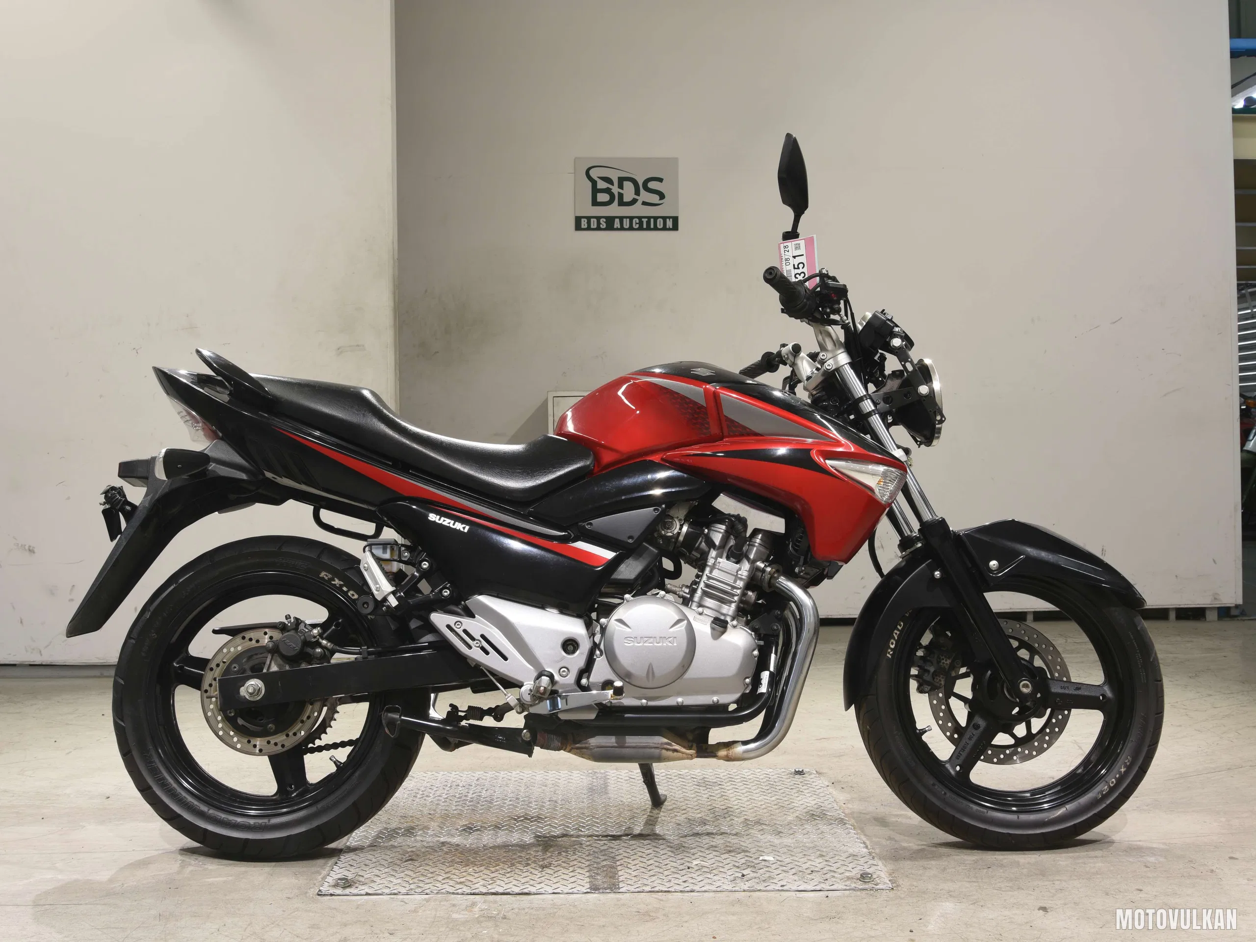 Suzuki GSR250