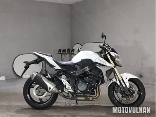 Suzuki GSR750