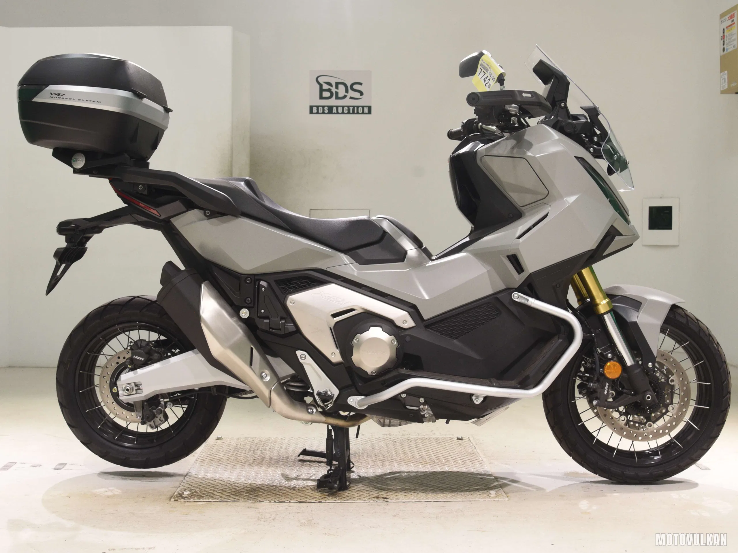 Honda X-ADV750-2