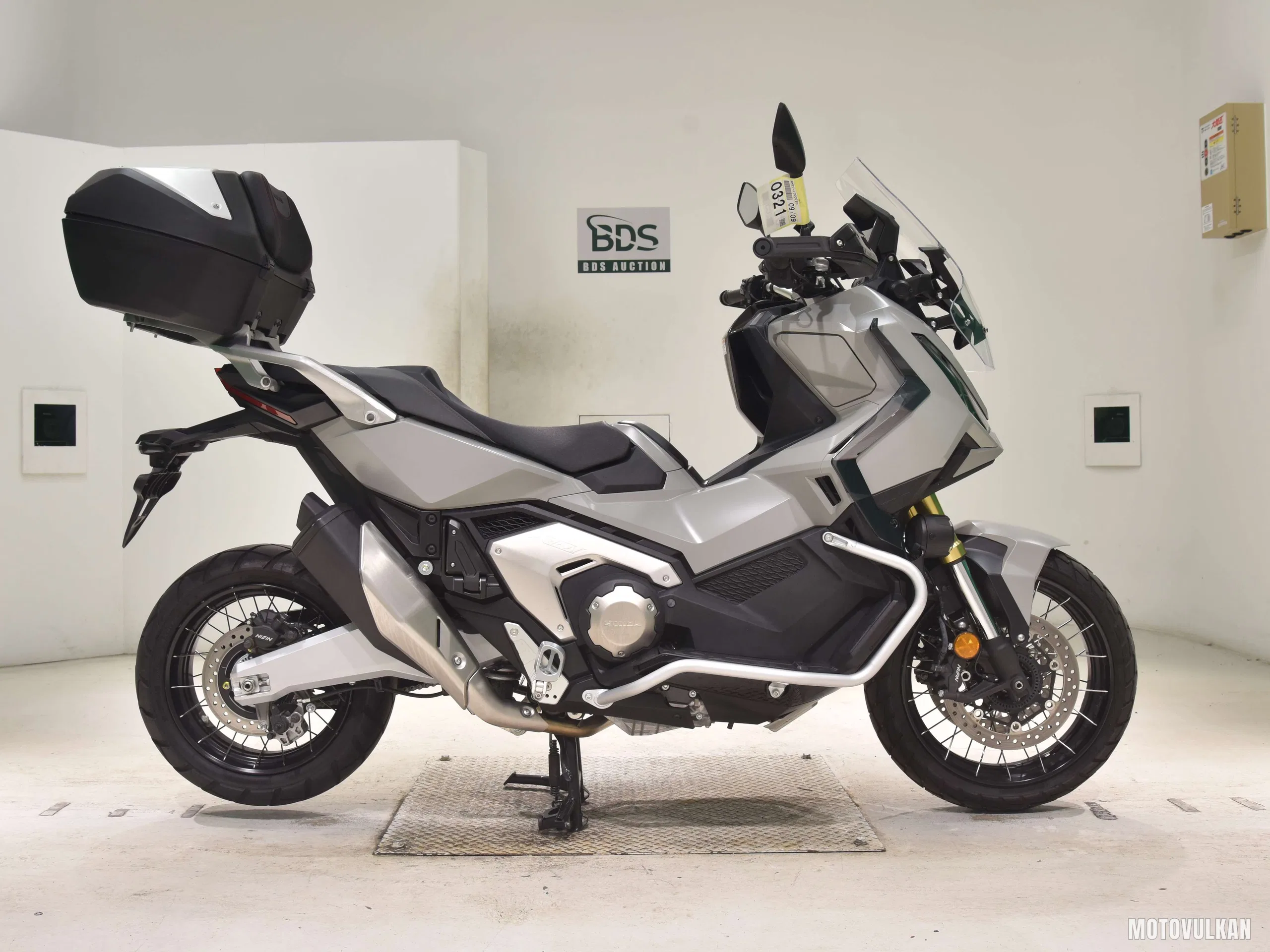 Honda X-ADV750-2