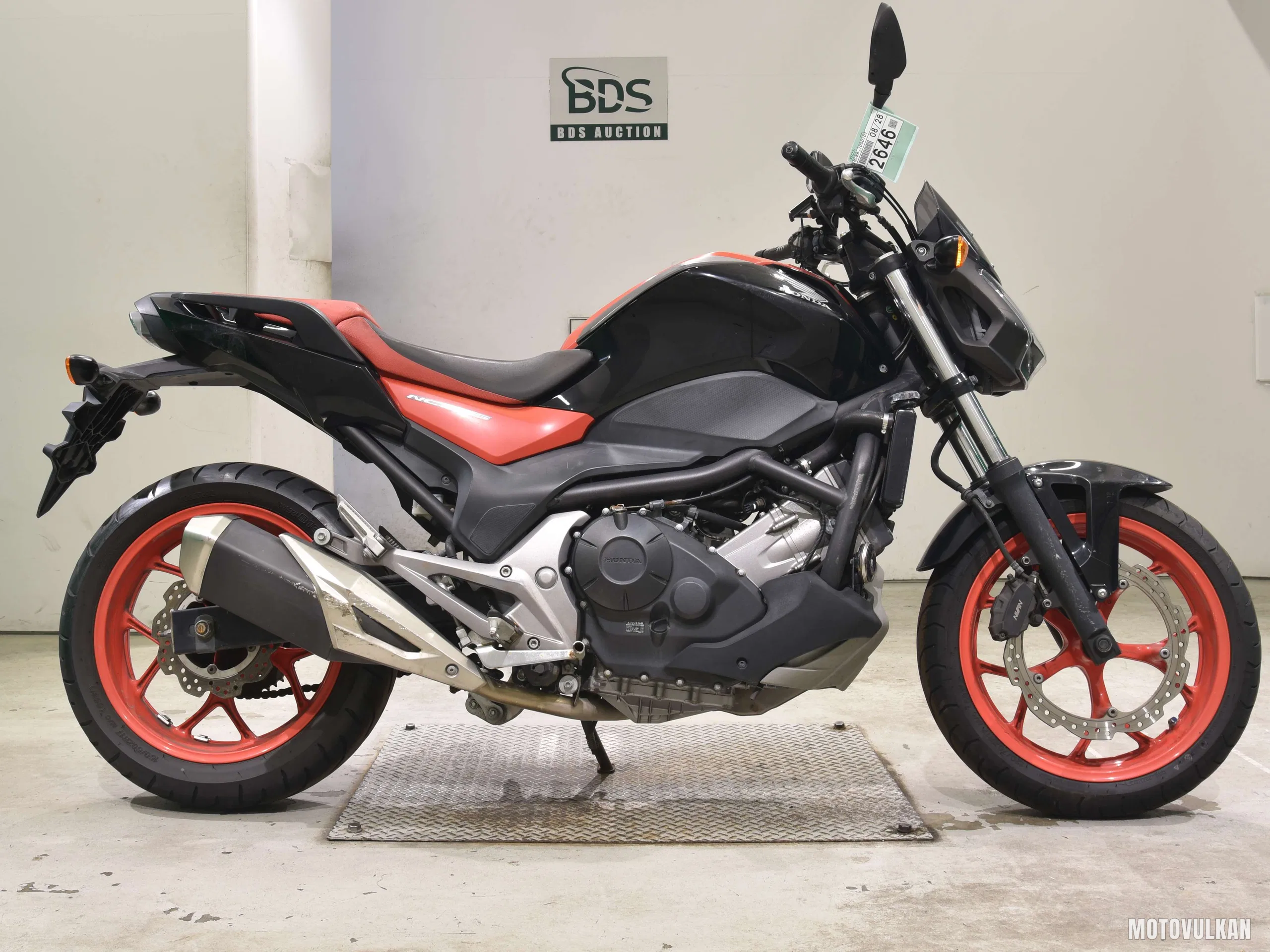 Honda NC750S-2