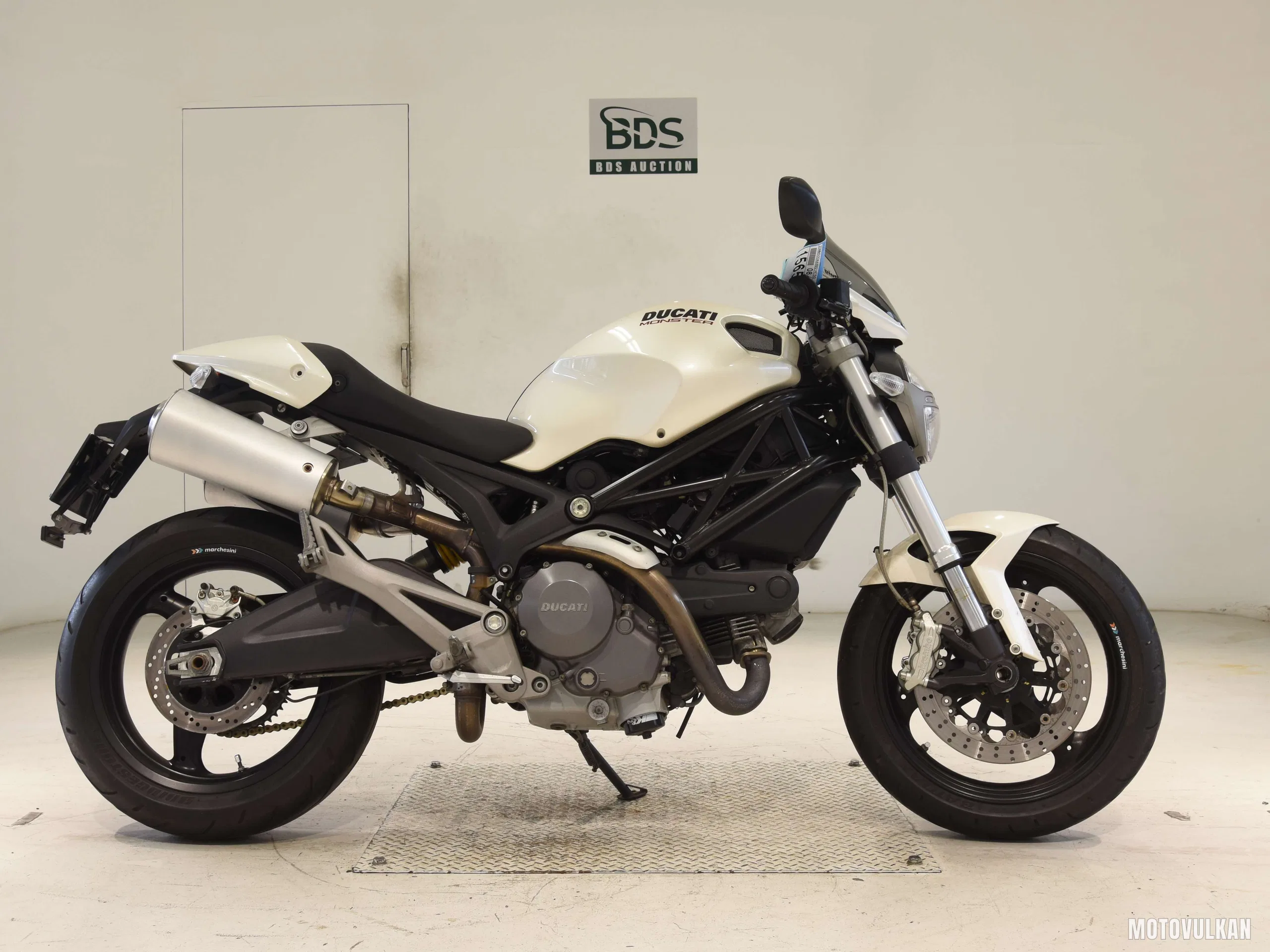  DUCATI M696