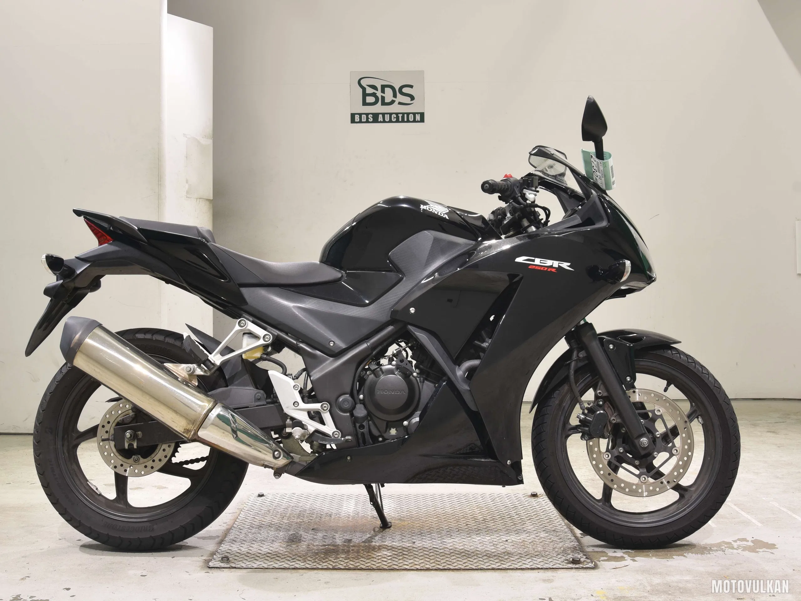 Honda CBR250R-3