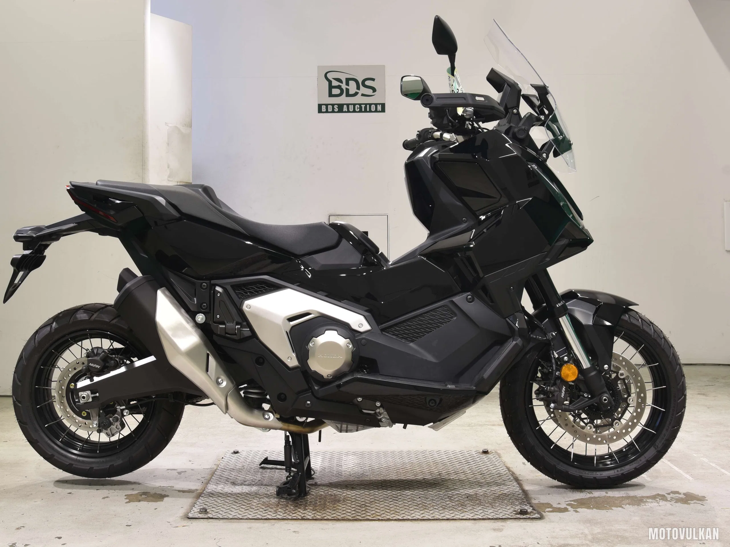 Honda X-ADV750-2