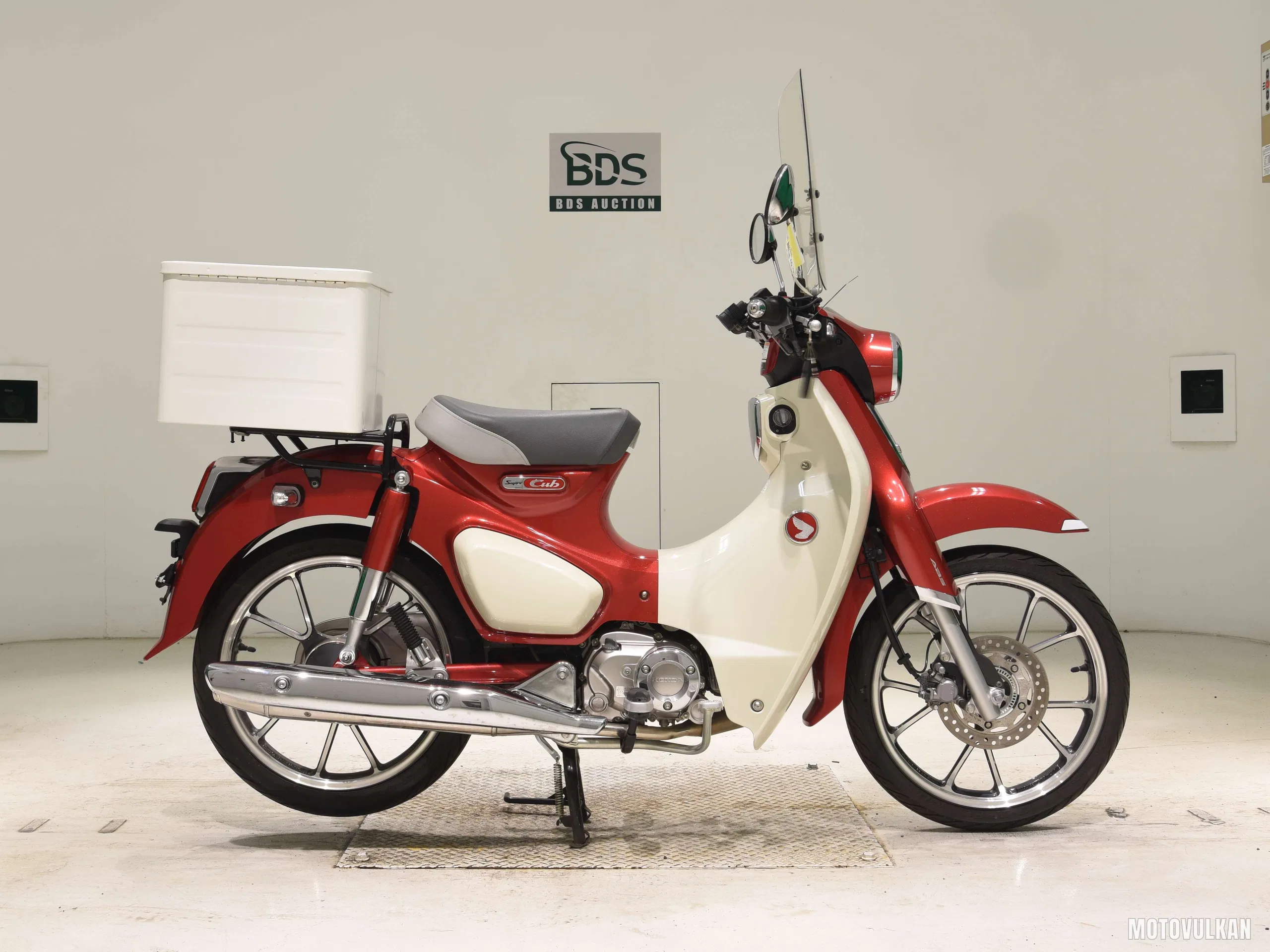 Honda C125-2