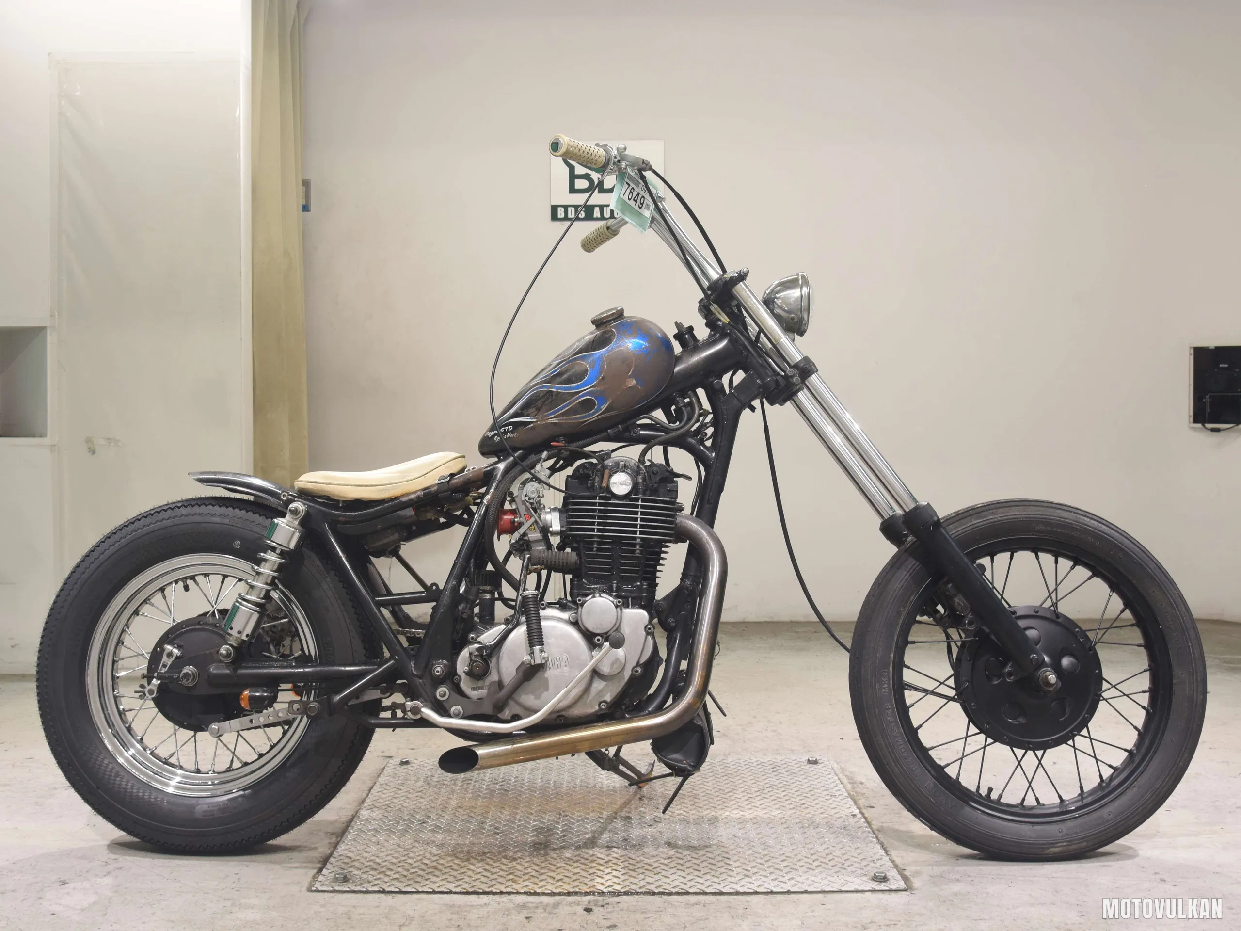 Yamaha SR400-2