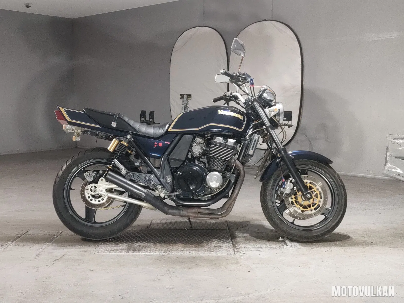 Kawasaki ZRX400