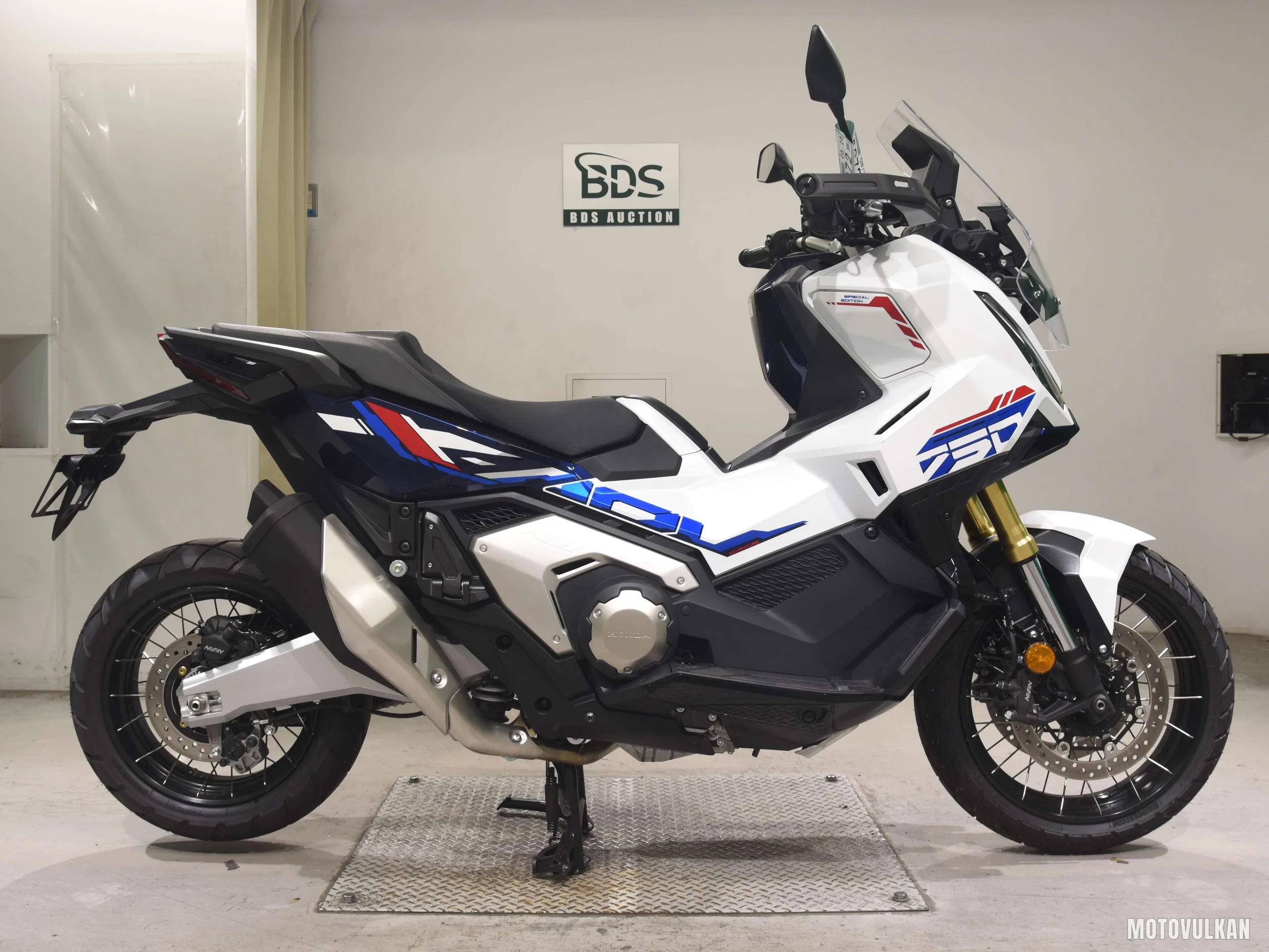 Honda X-ADV750-2