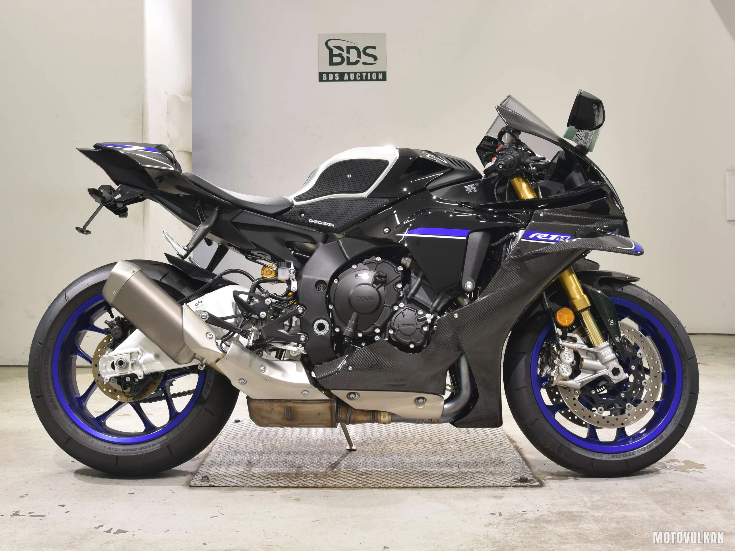 Yamaha YZF-R1M