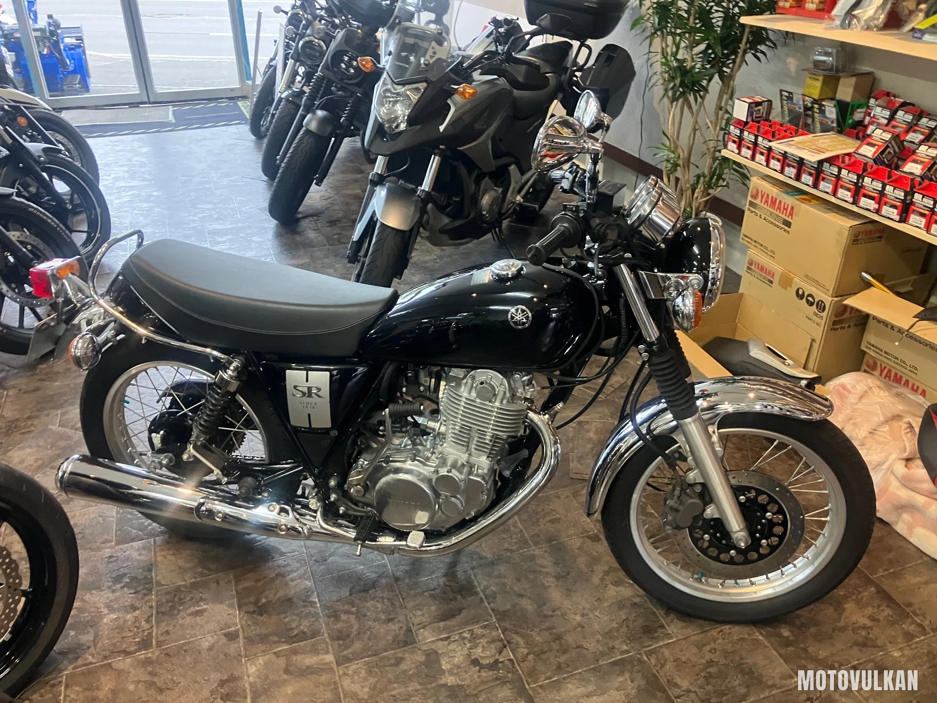 Yamaha Sr400