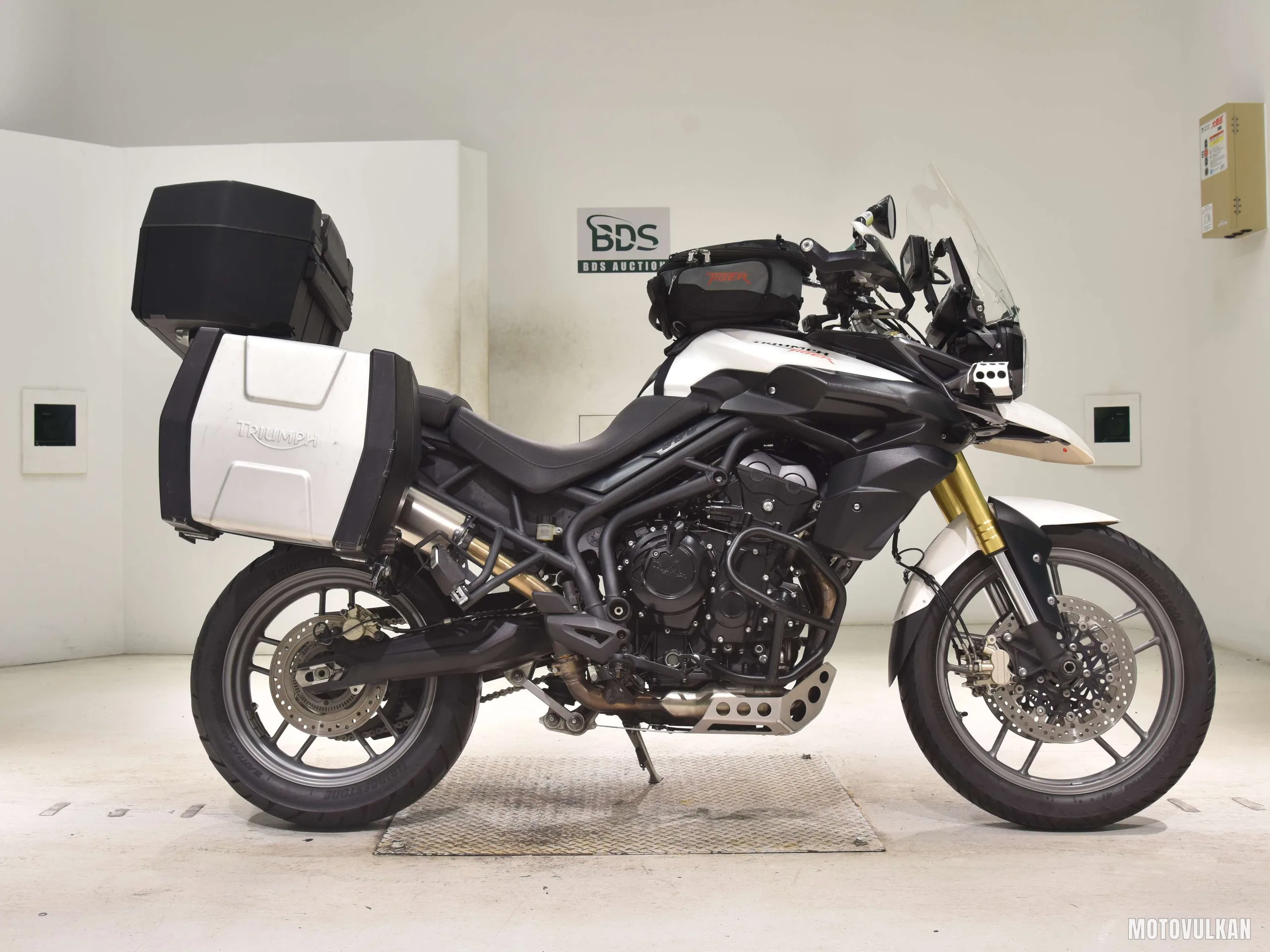  TRIUMPH TIGER800