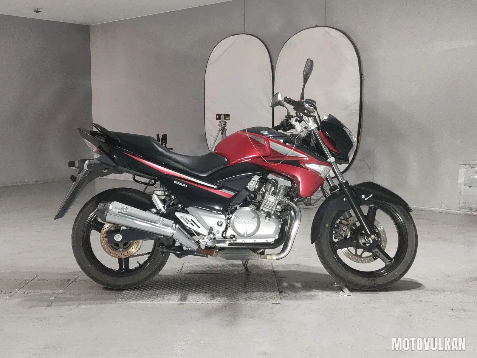 Suzuki GSR250