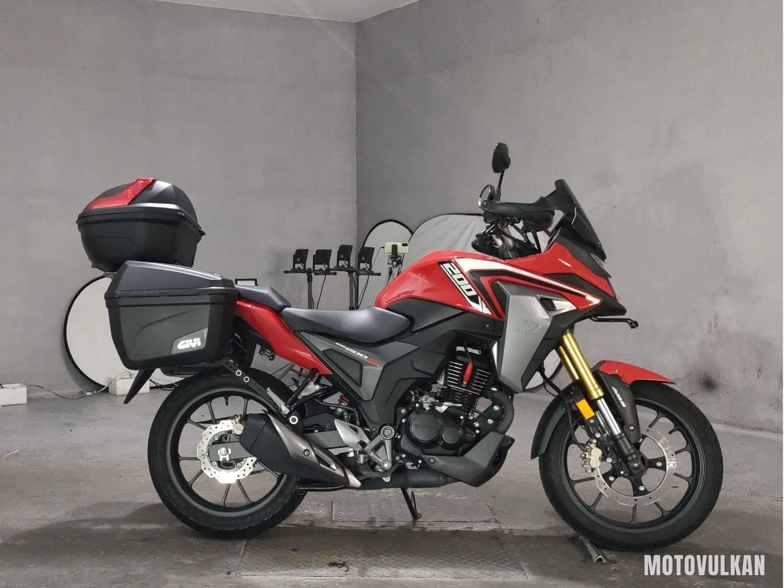 Honda CB200X
