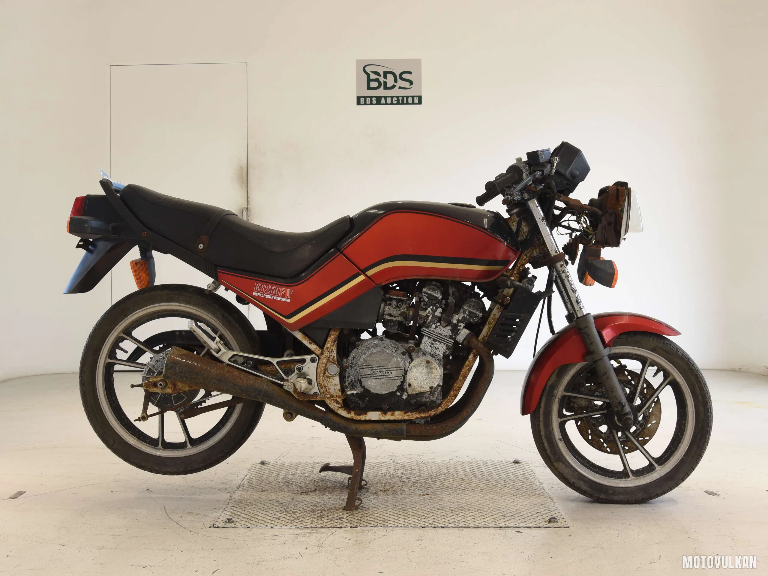 Suzuki GS250FW