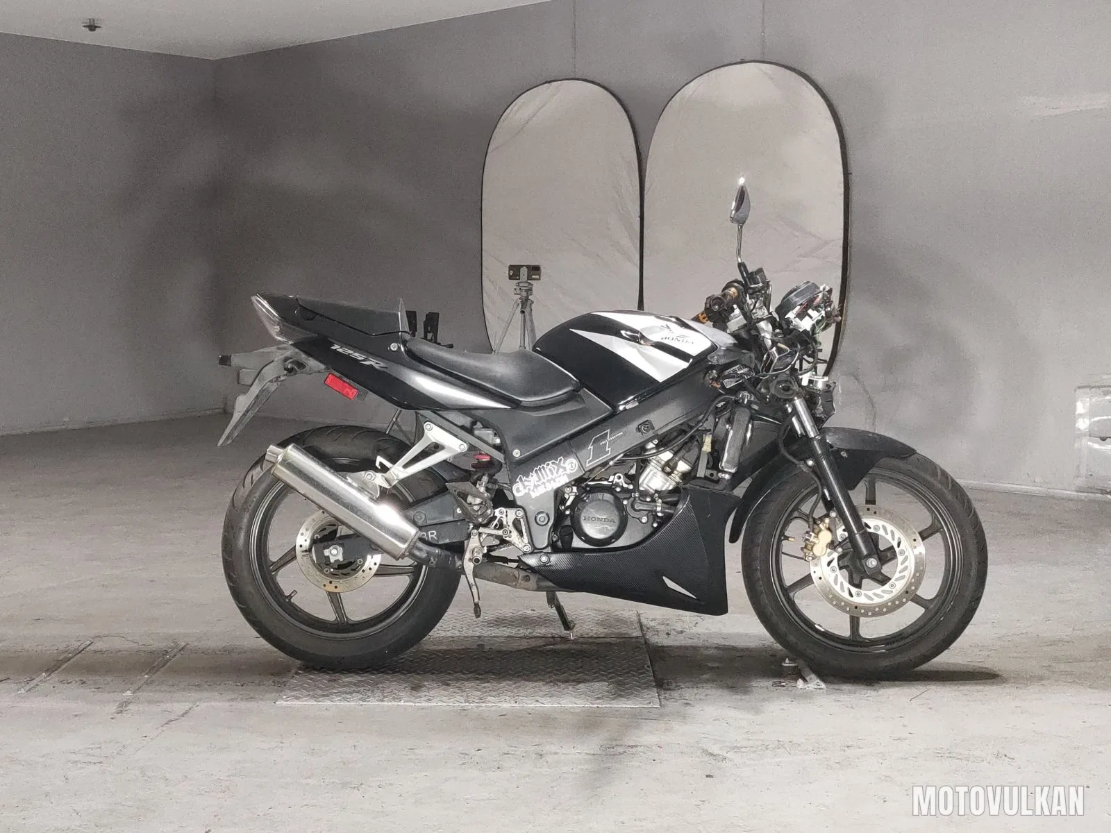 Honda CB125R