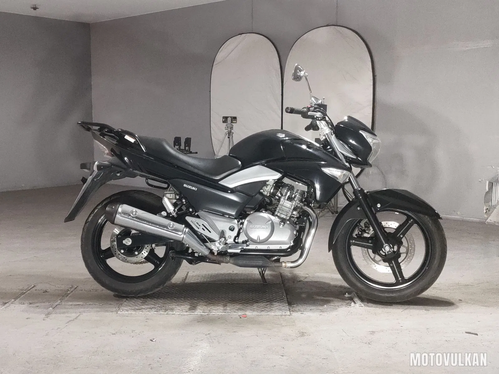 Suzuki GSR250