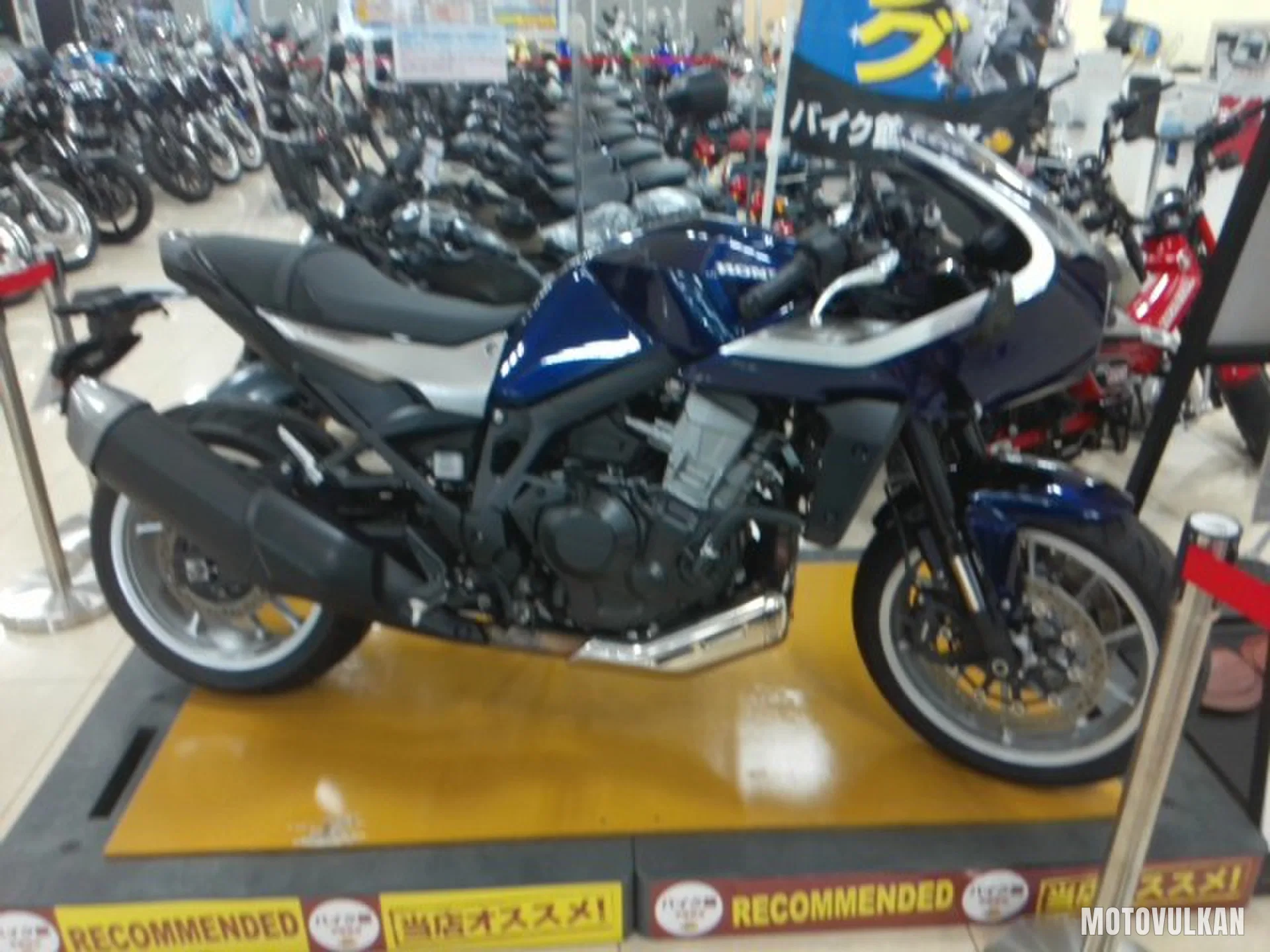 Honda Hawk11