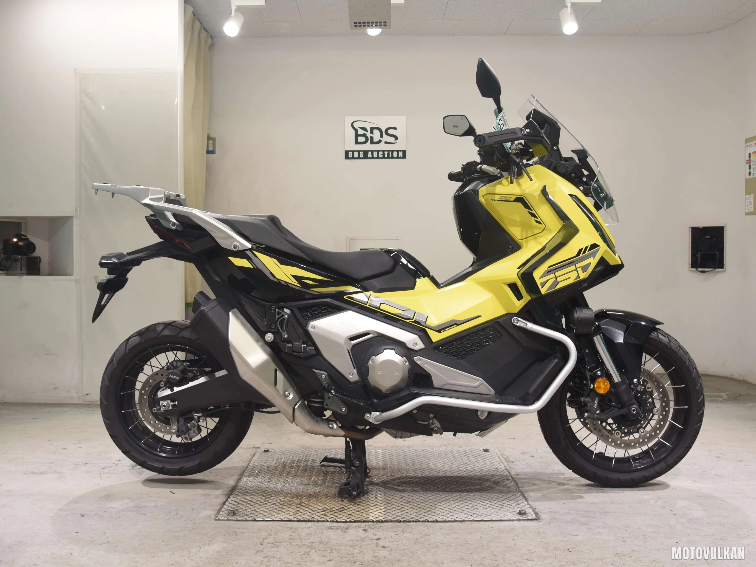 Honda X-ADV750-2