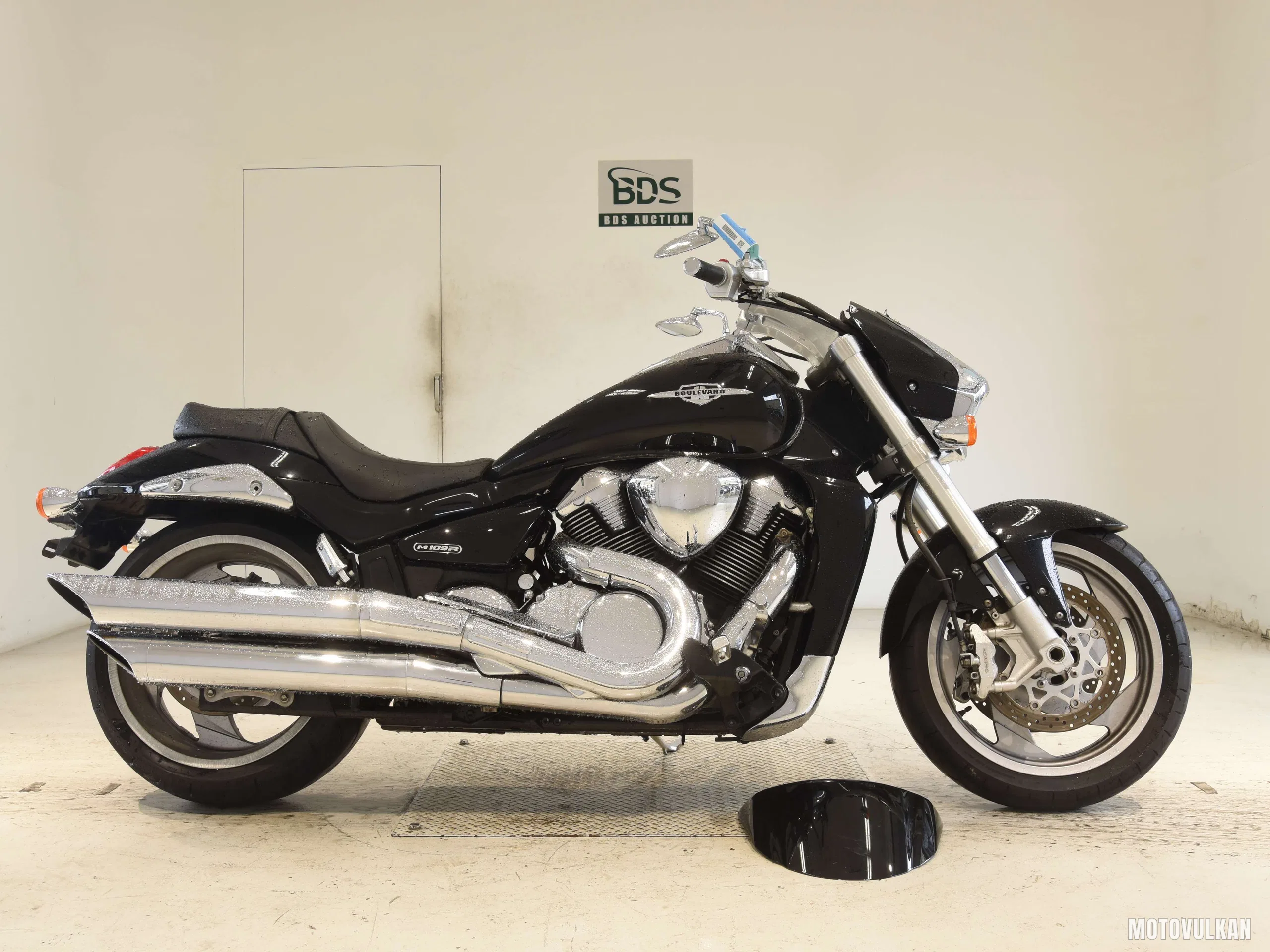 Suzuki BOULEVARDM109R