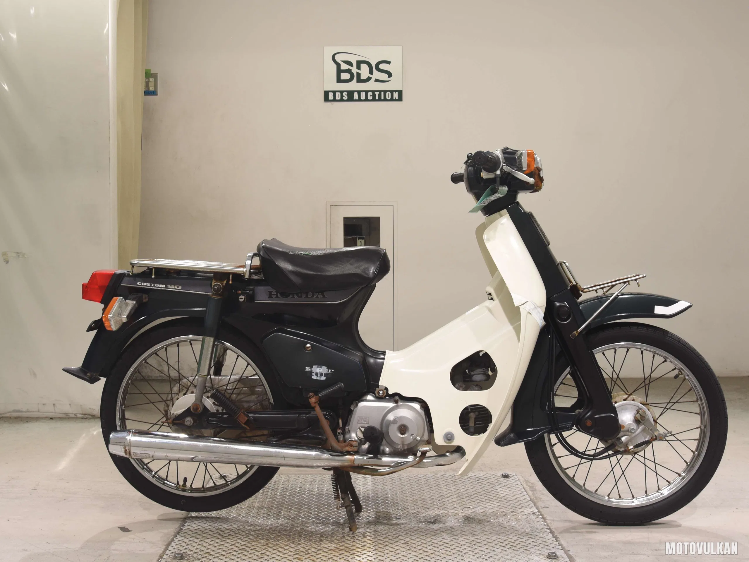Honda C90-E