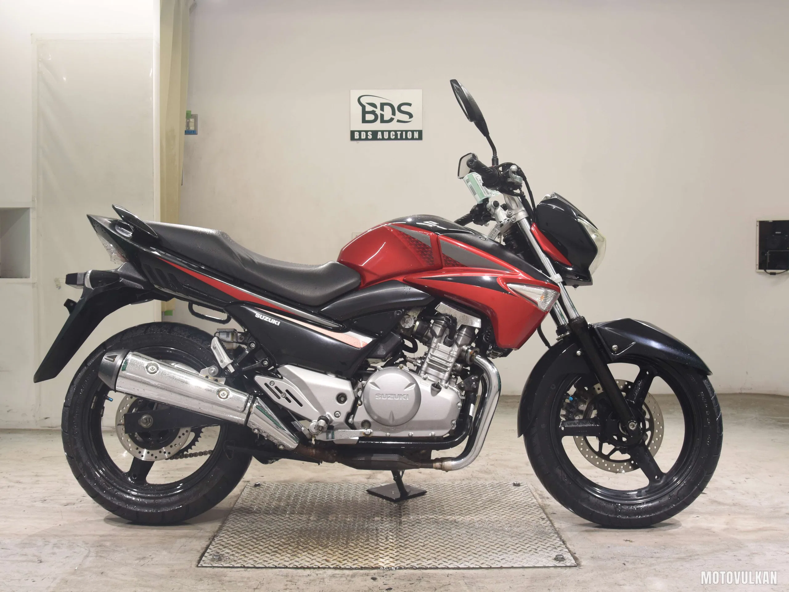 Suzuki GSR250