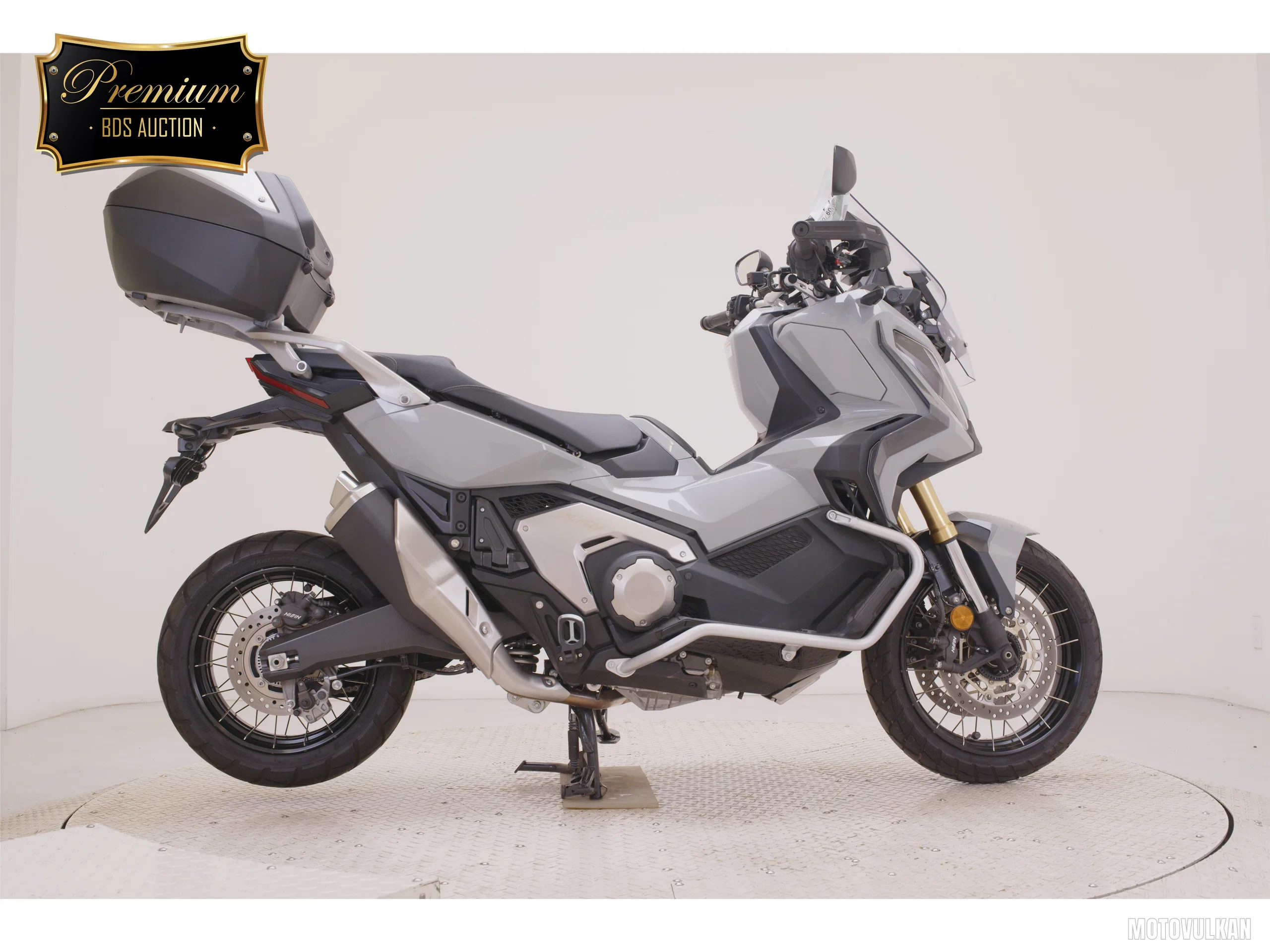 Honda X-ADV750-2