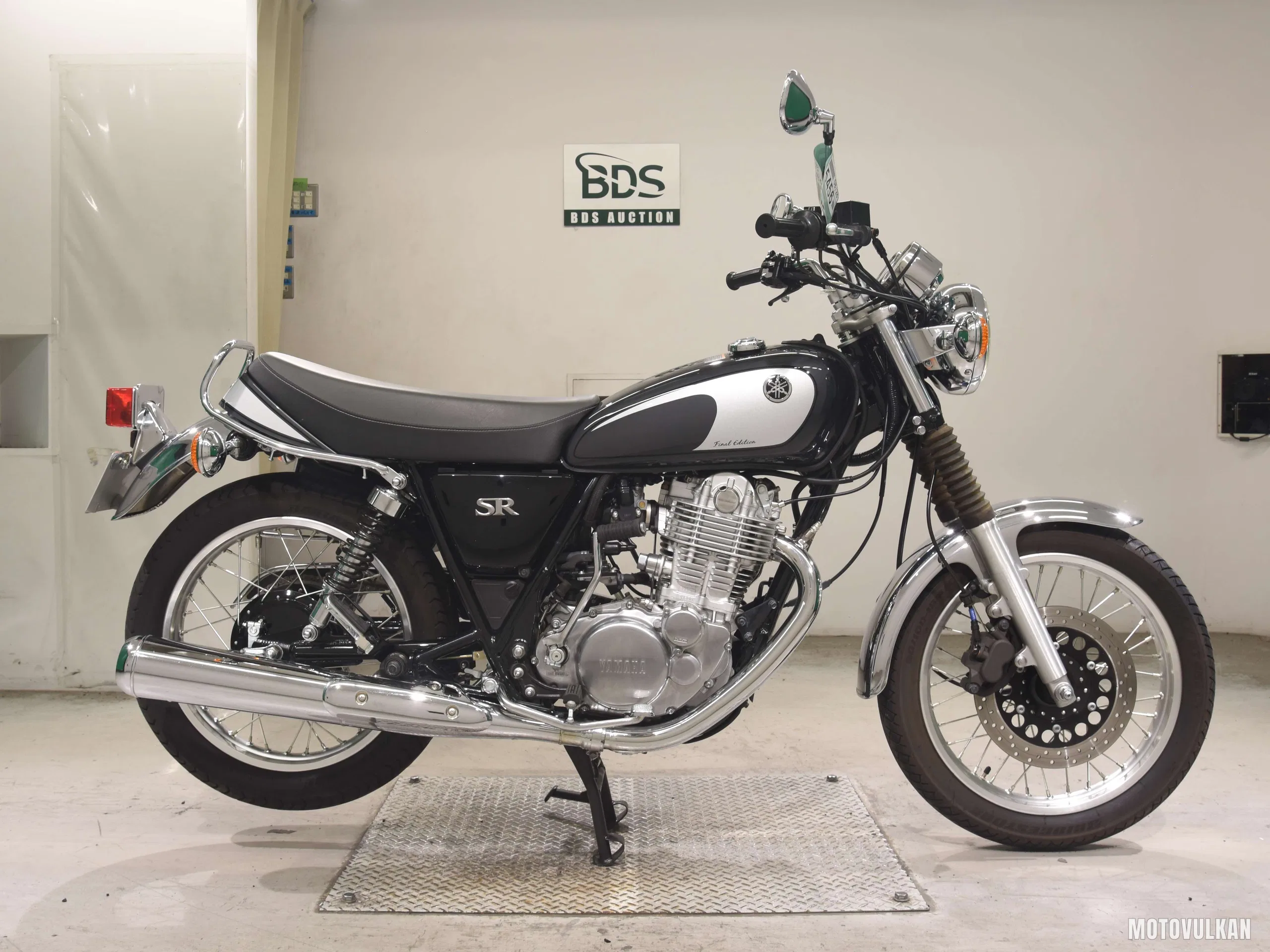 Yamaha SR400-5