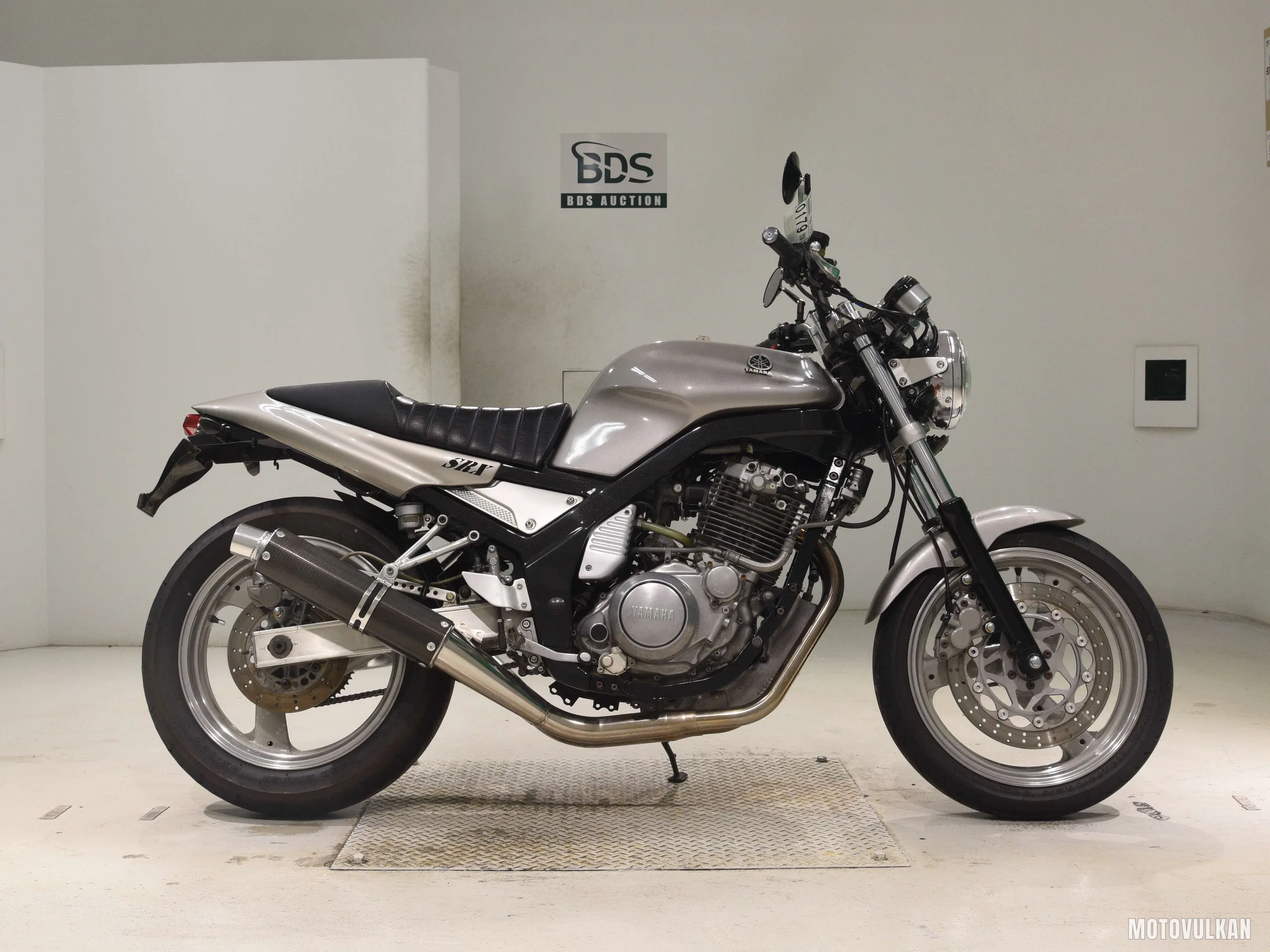 Yamaha SRX600-4