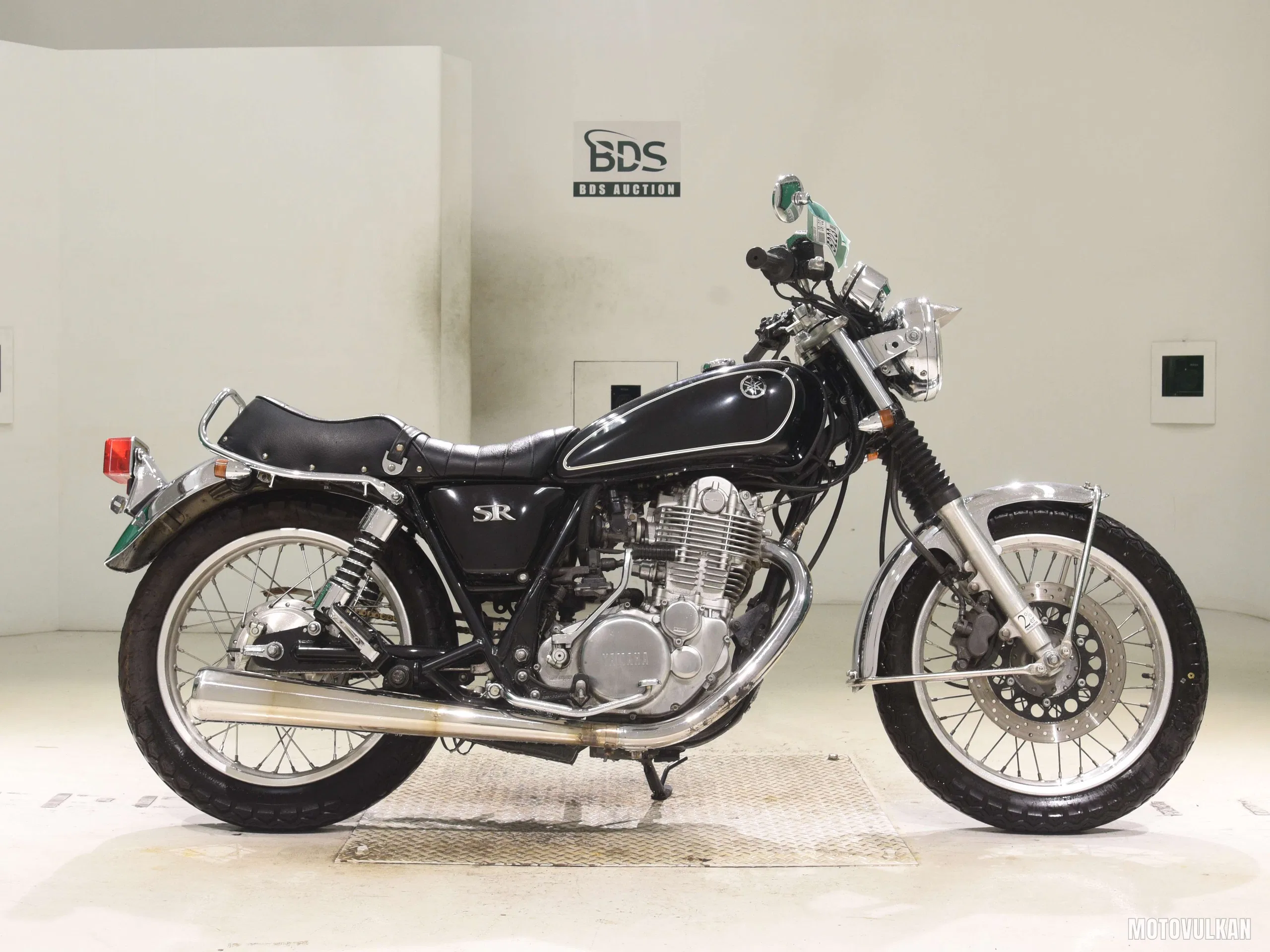 Yamaha SR400-4