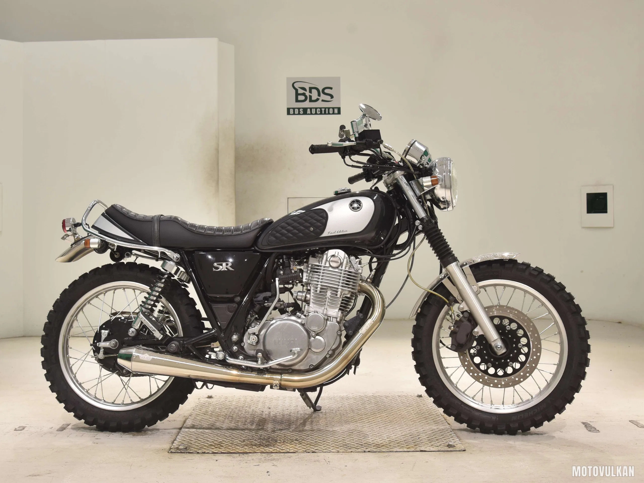 Yamaha SR400-5