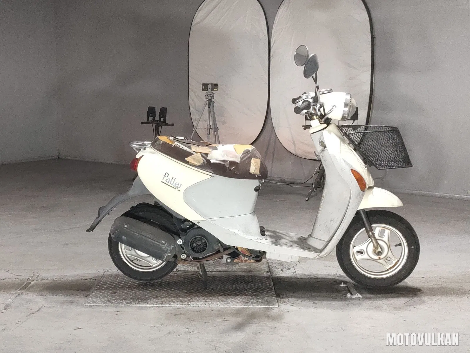 Suzuki Let's 4 Pallet
