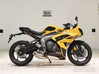  TRIUMPH DAYTONA660