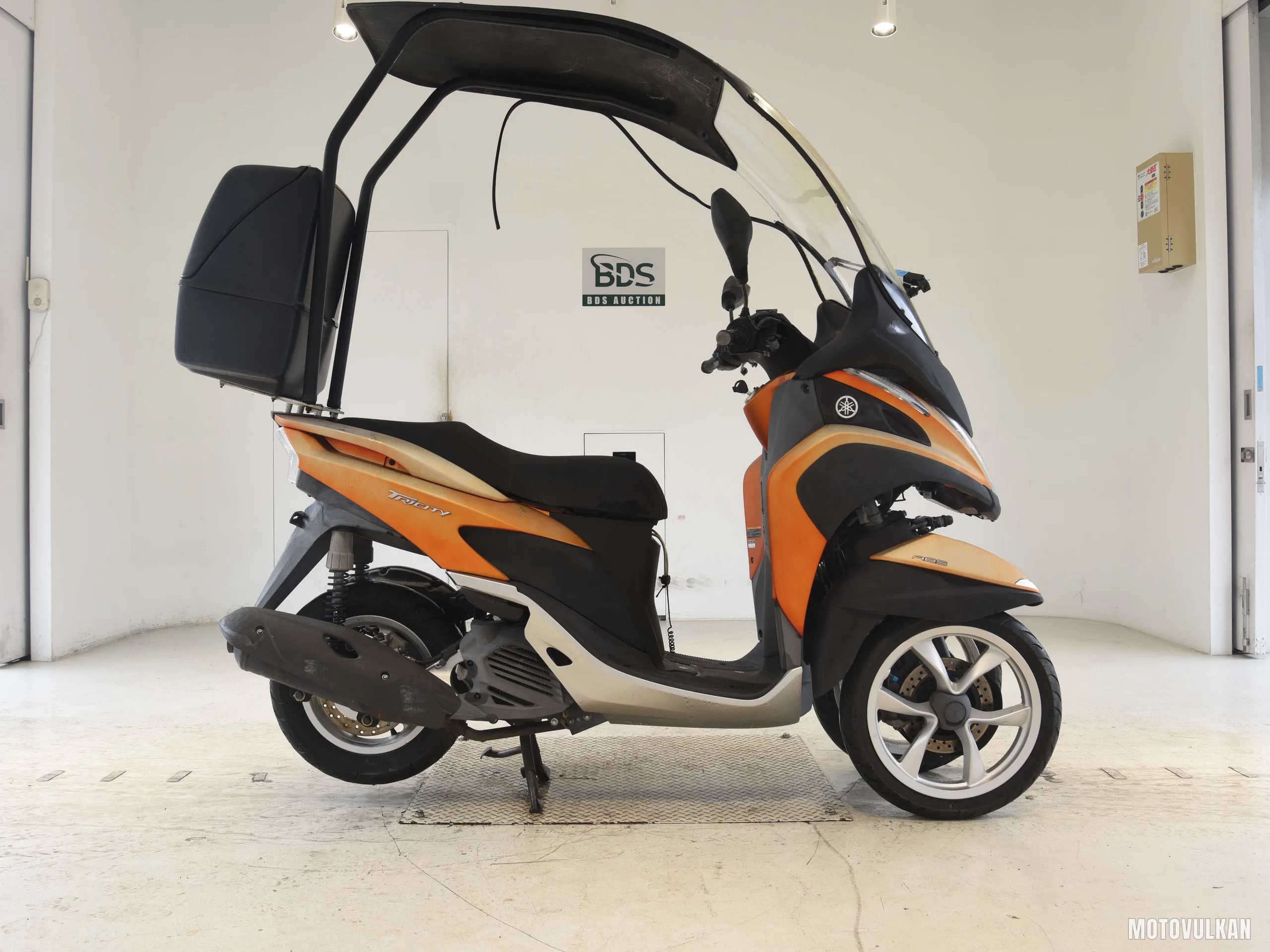 Yamaha Tricity 125A Roof