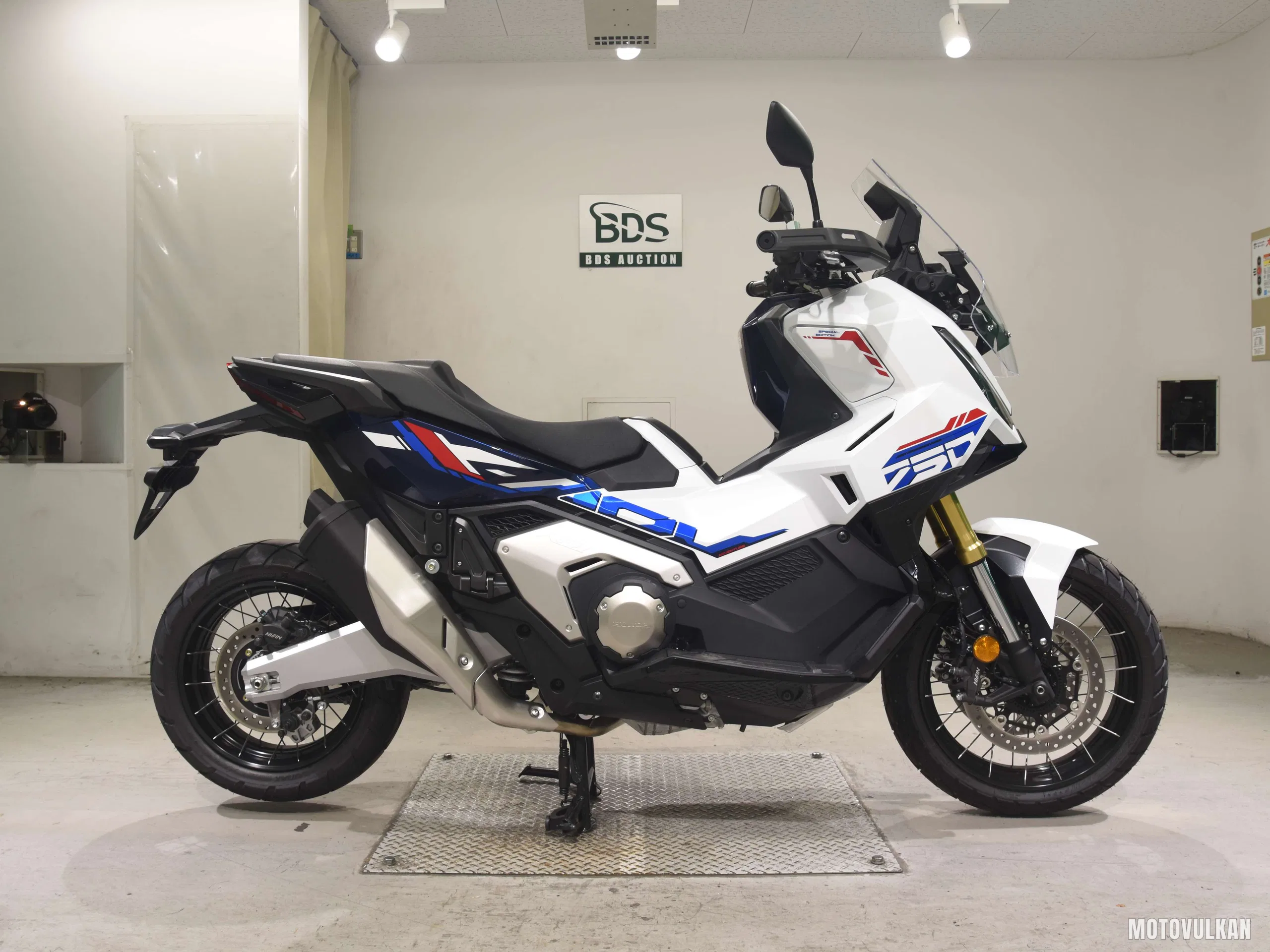 Honda X-ADV750-2