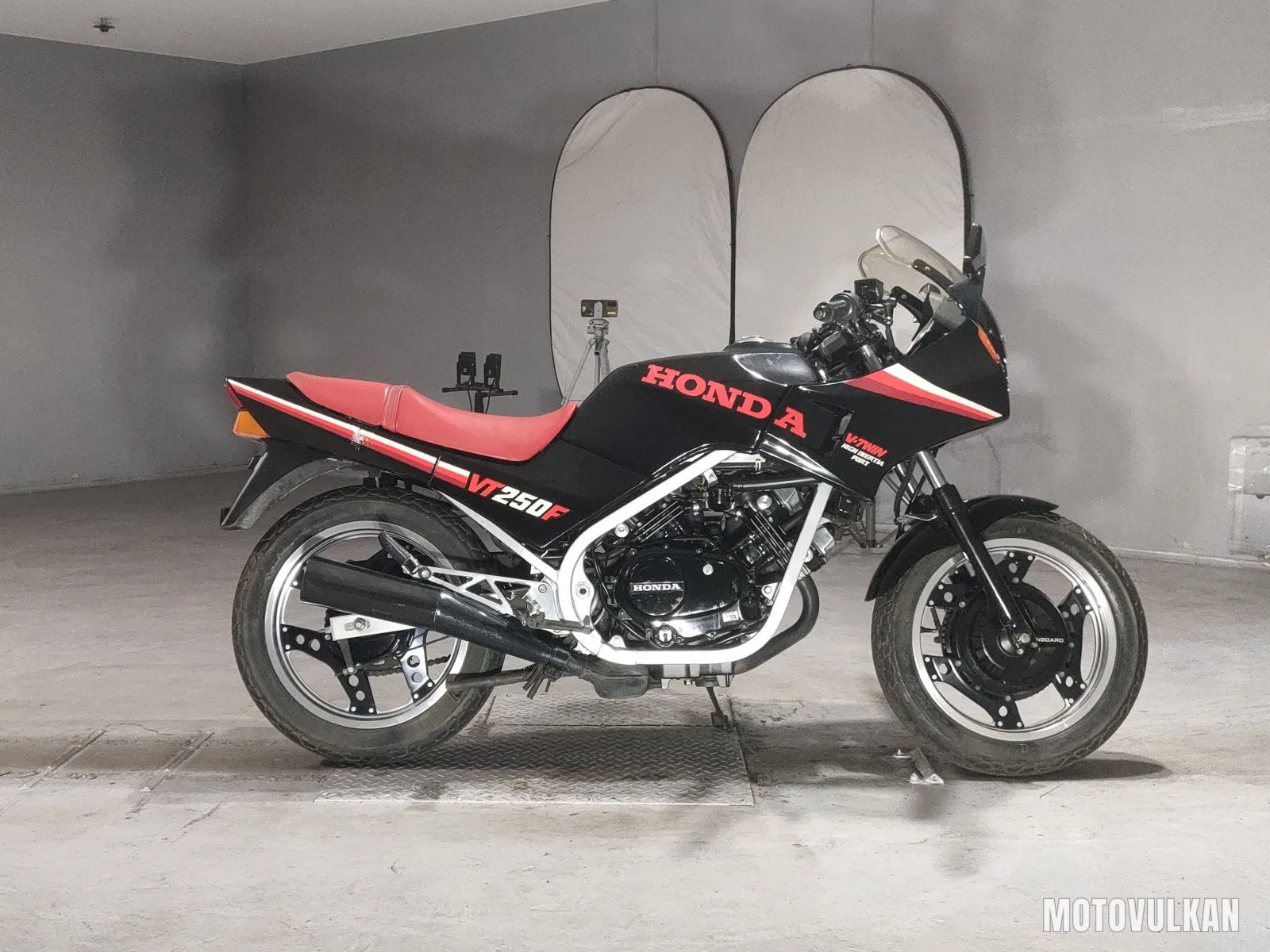 Honda VT250F