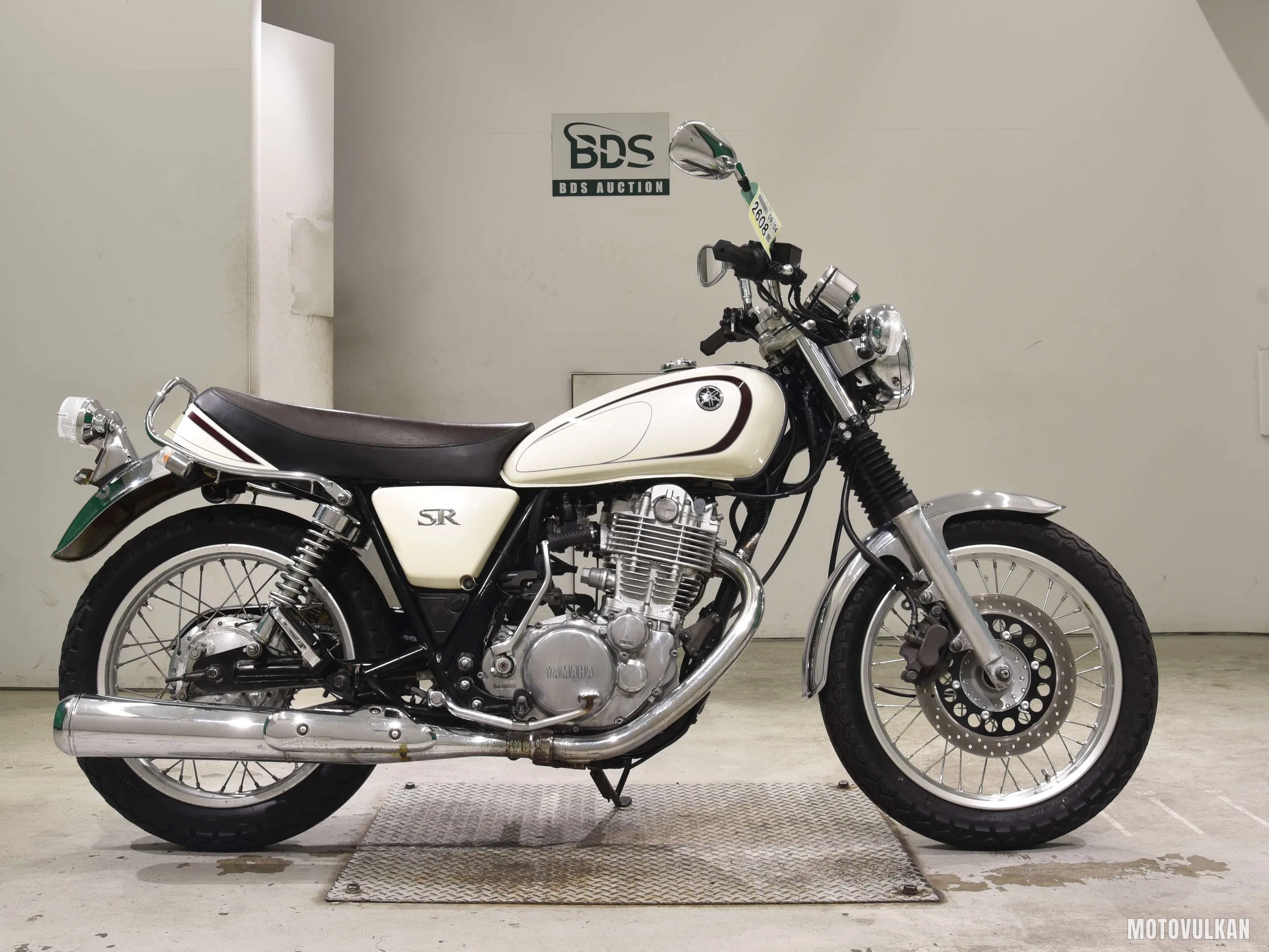 Yamaha SR400-4