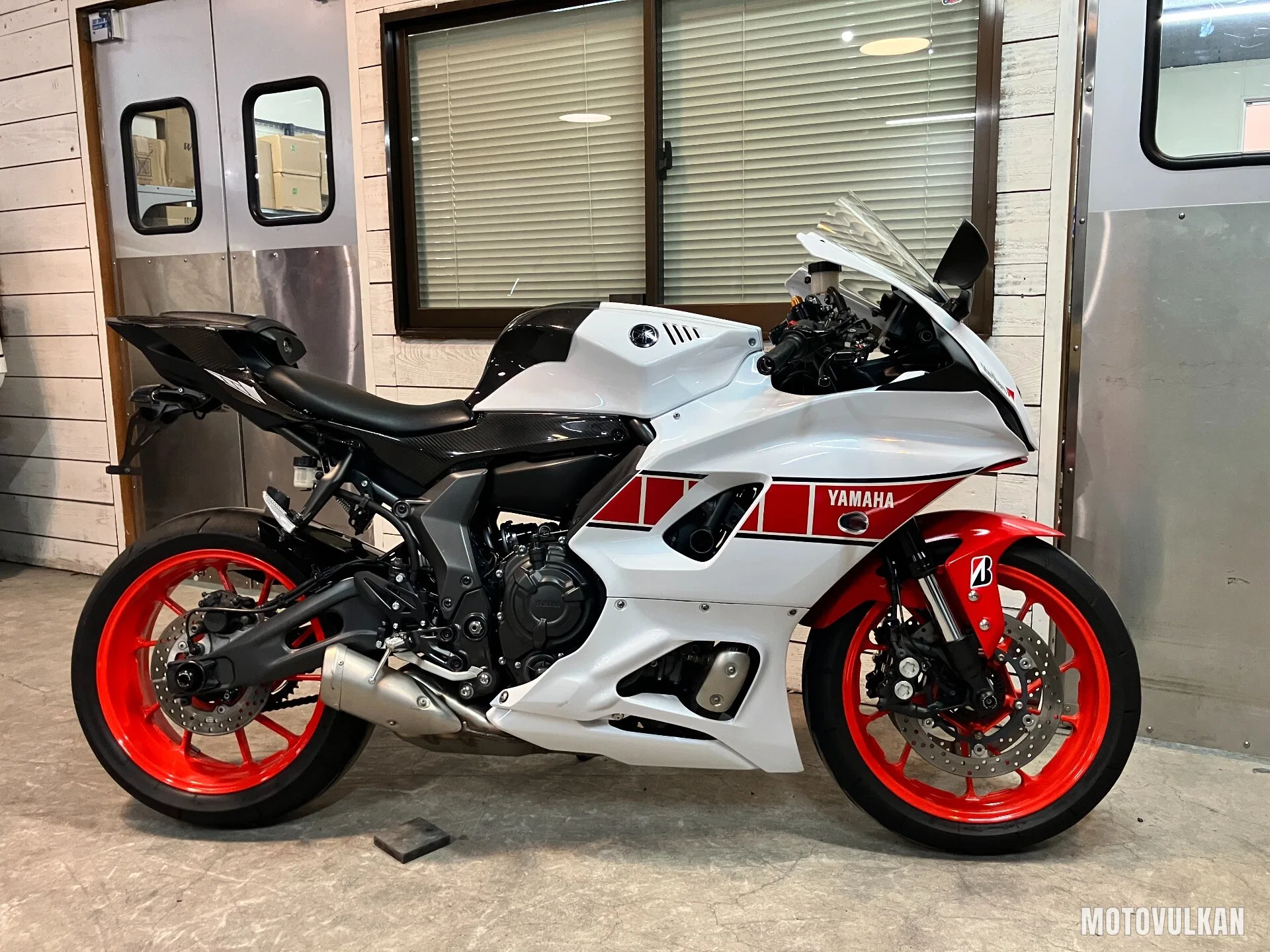 Yamaha Yzf-R7