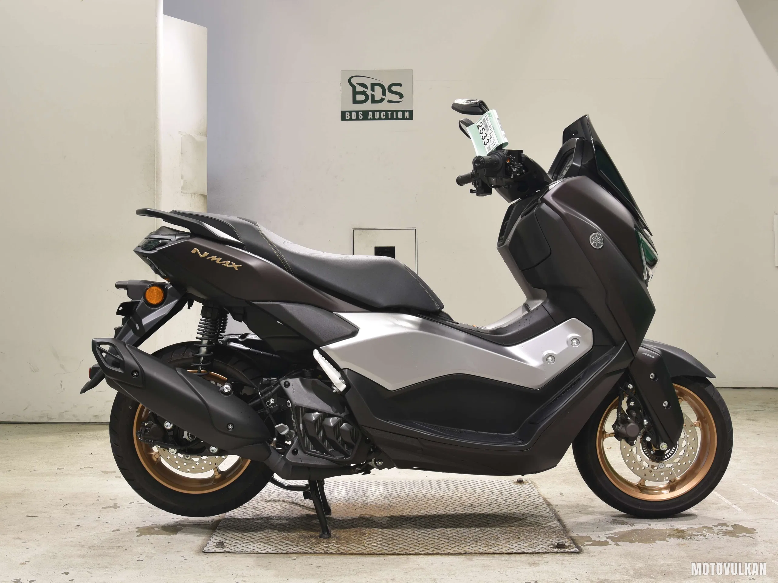 Yamaha NMAX155-3