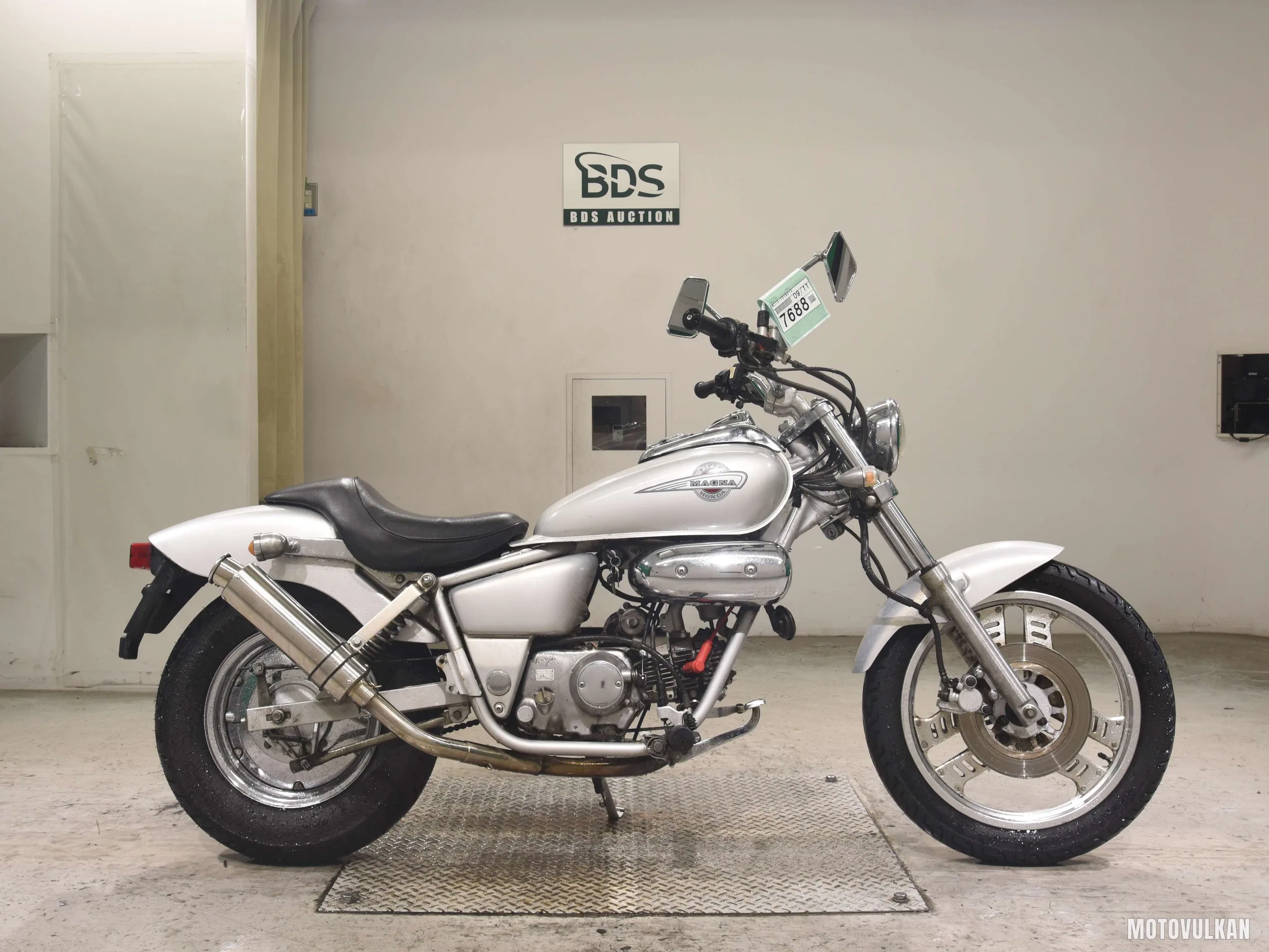 Honda MAGNA50